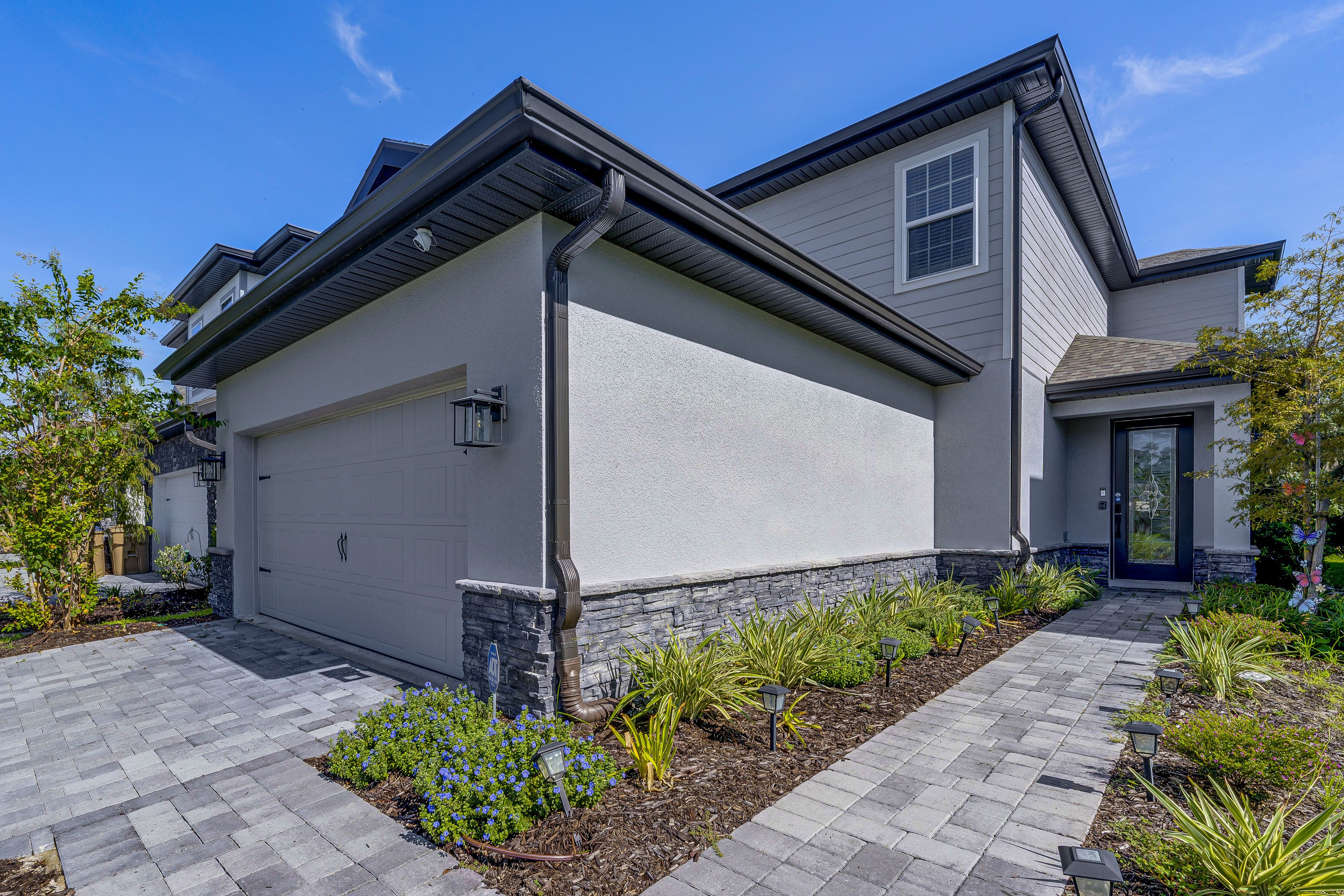 House Exterior | Driveway (2 Vehicles)