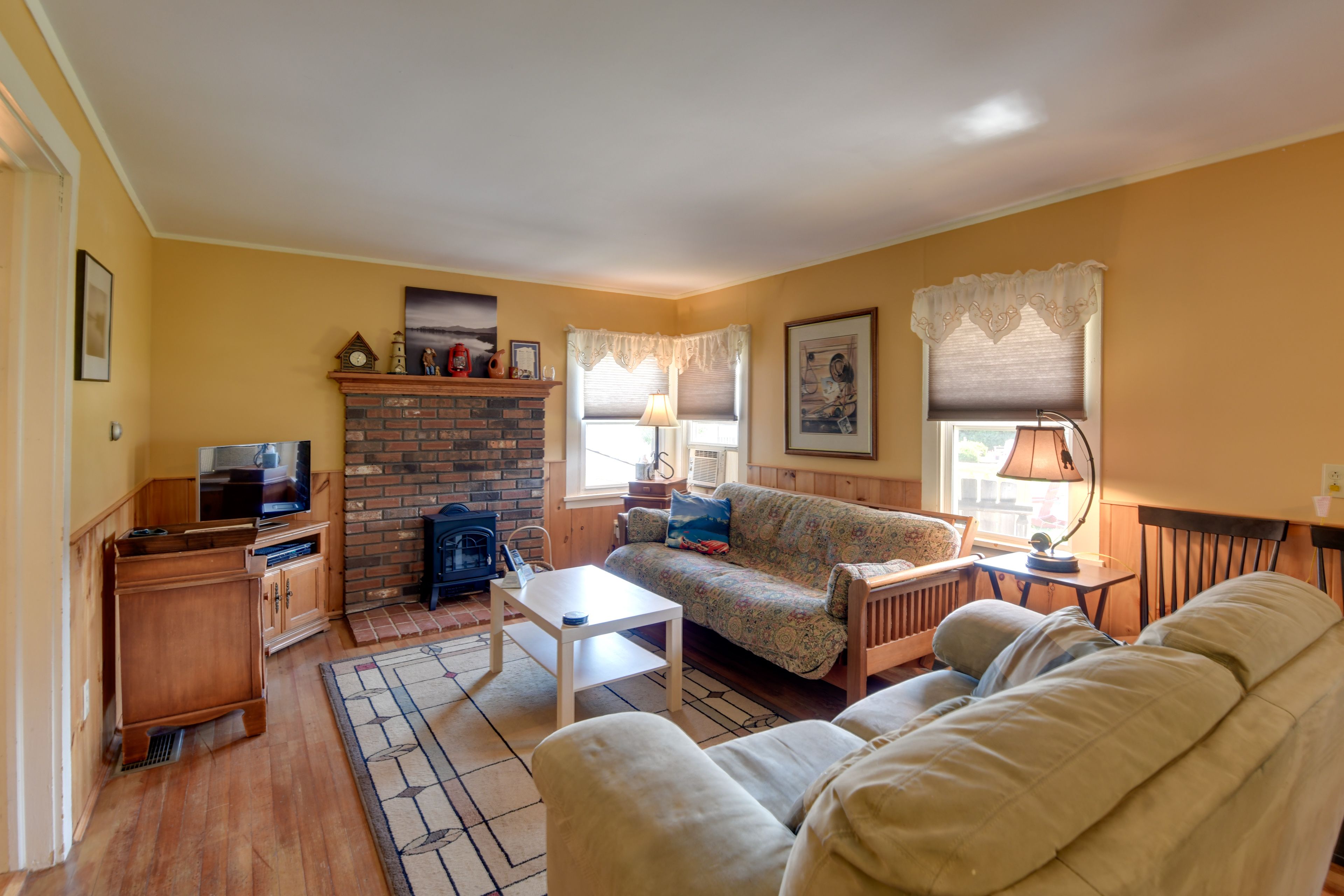 Living Room | Futon
