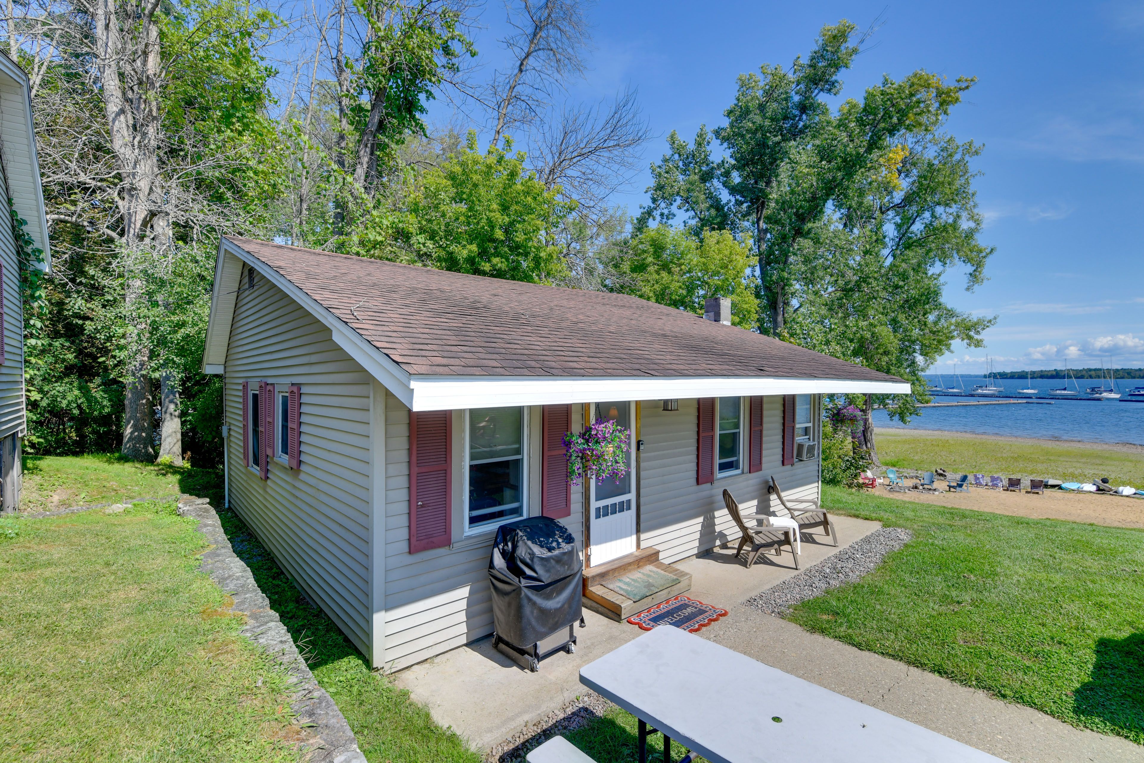 Plattsburgh Vacation Rental | 2BR | 1BA | 600 Sq Ft
