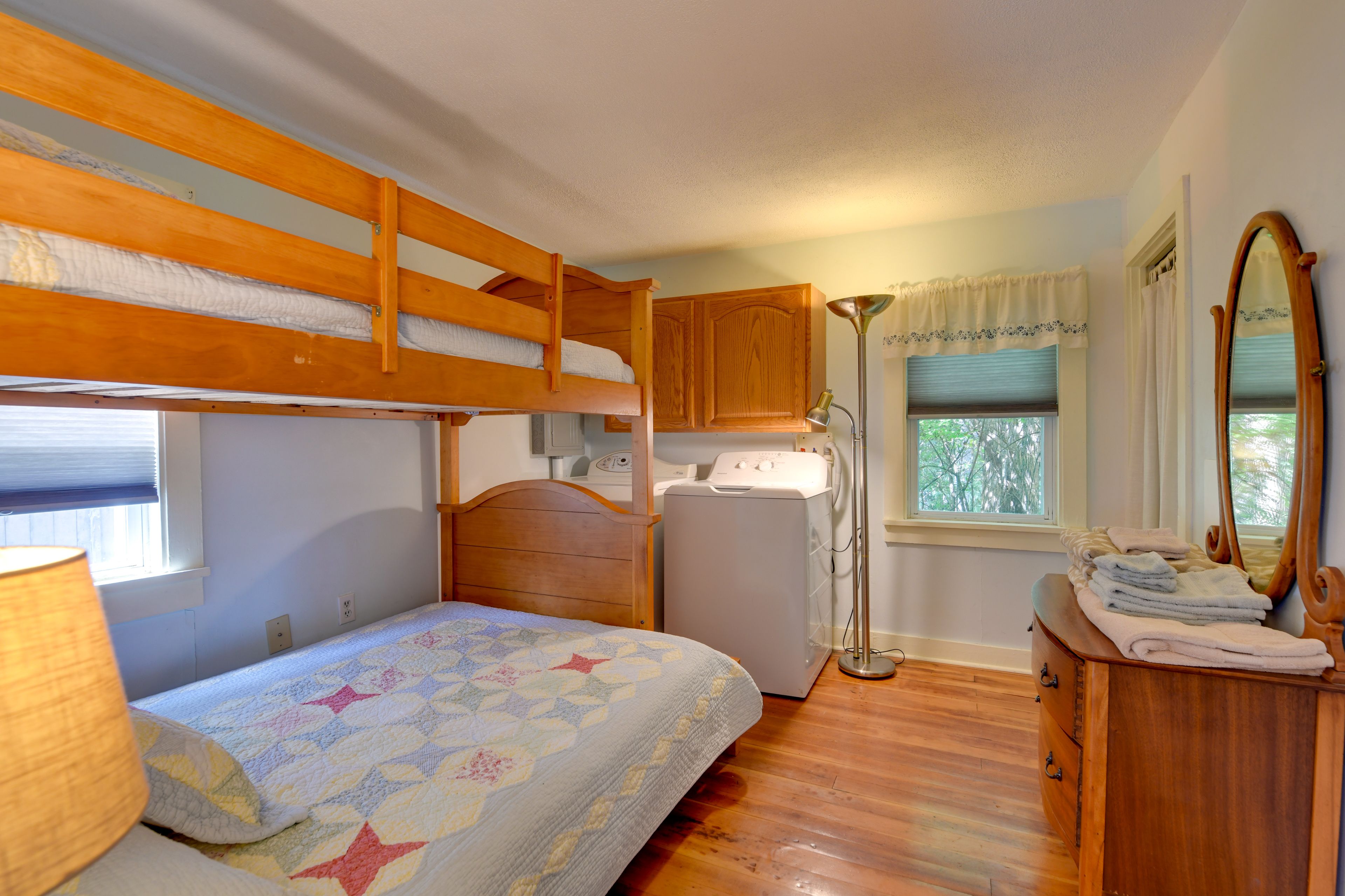 Bedroom | Full/Twin Bunk Bed