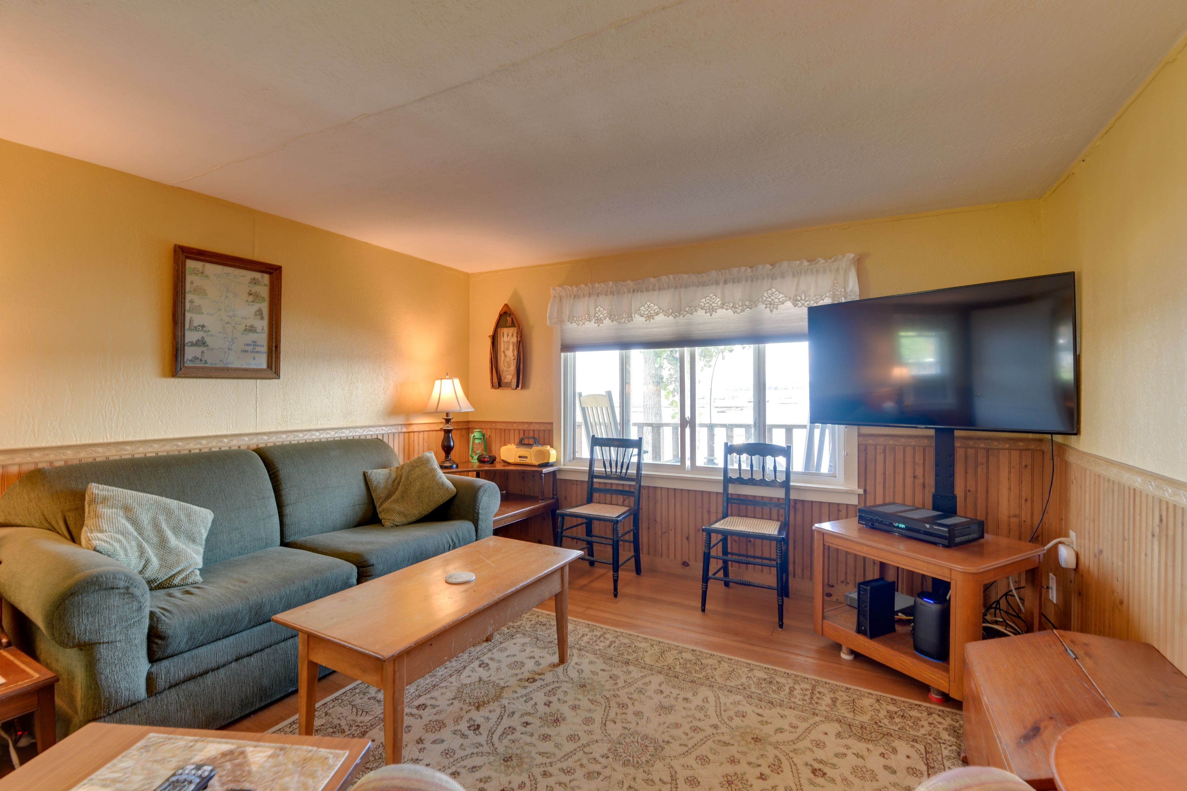 Living Room | Sleeper Sofa