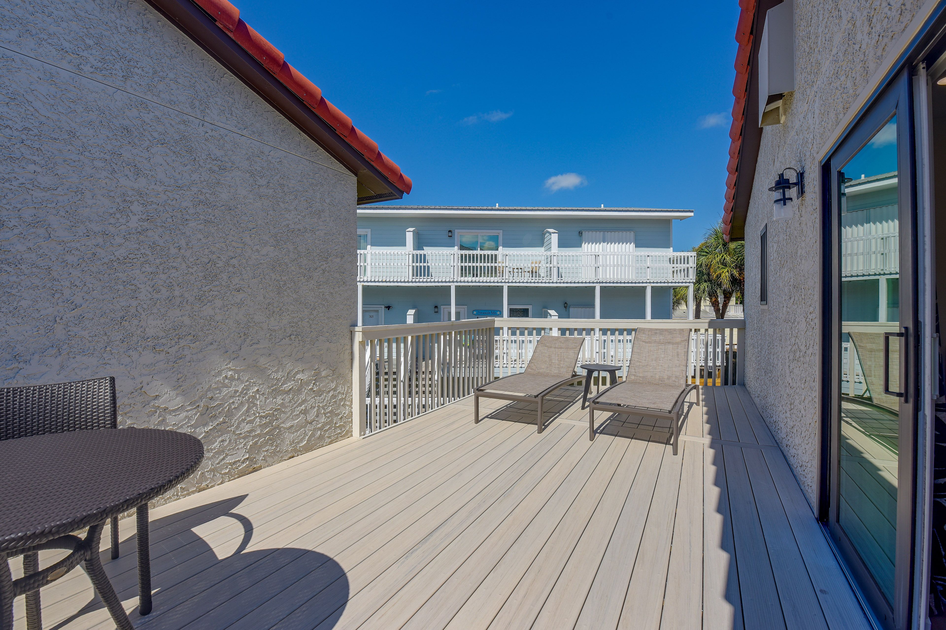 Deck | Access via Bedroom 1