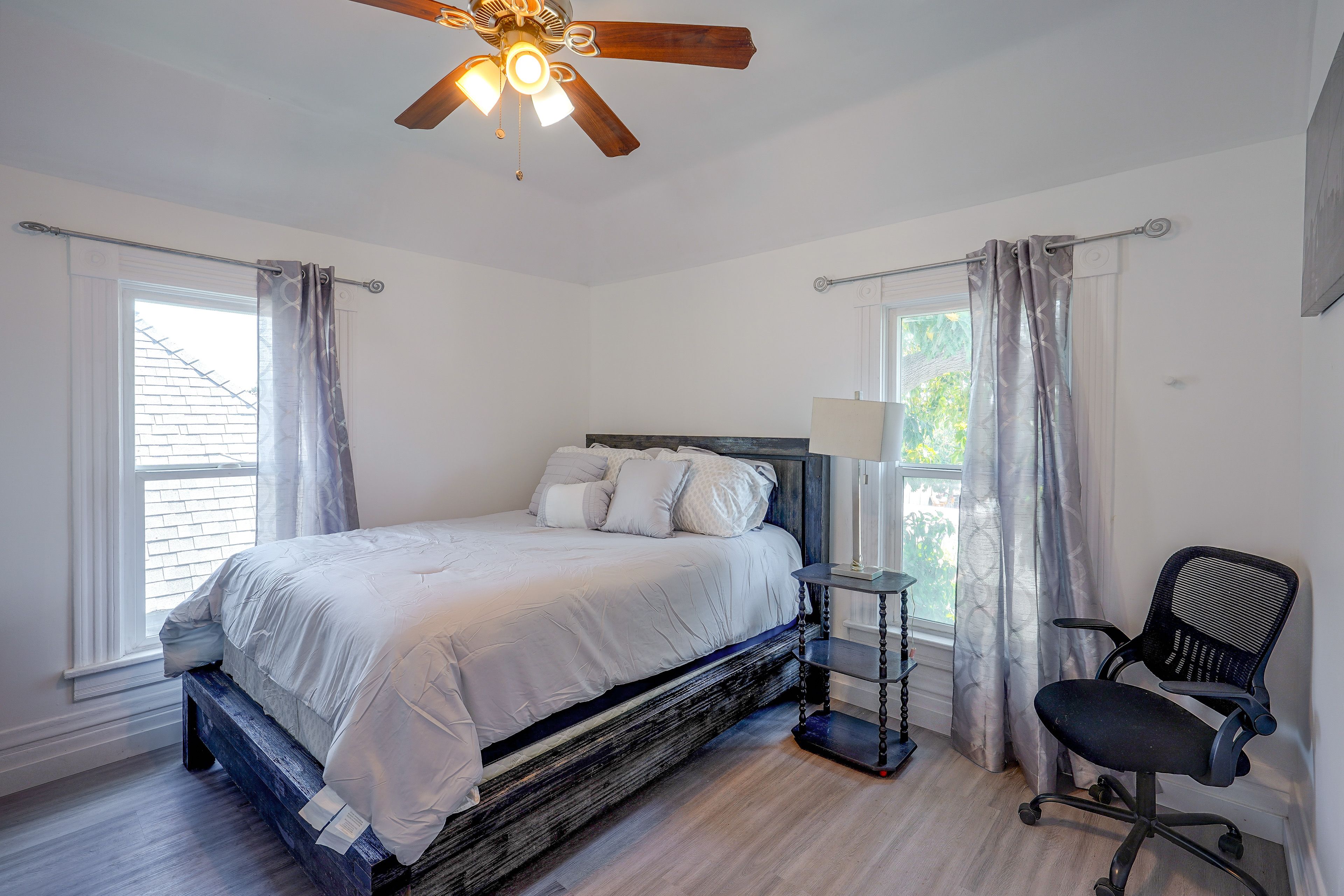 Bedroom | Queen Bed | Upper Level