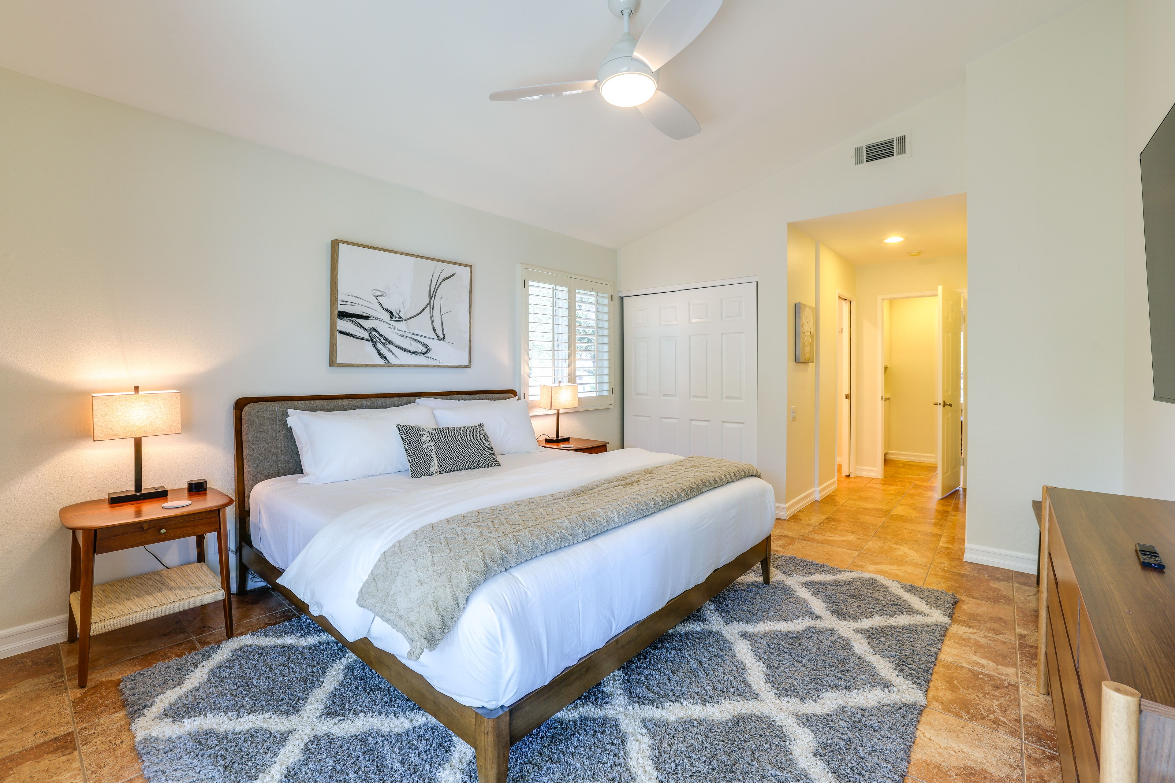 Bedroom 1 | King Bed