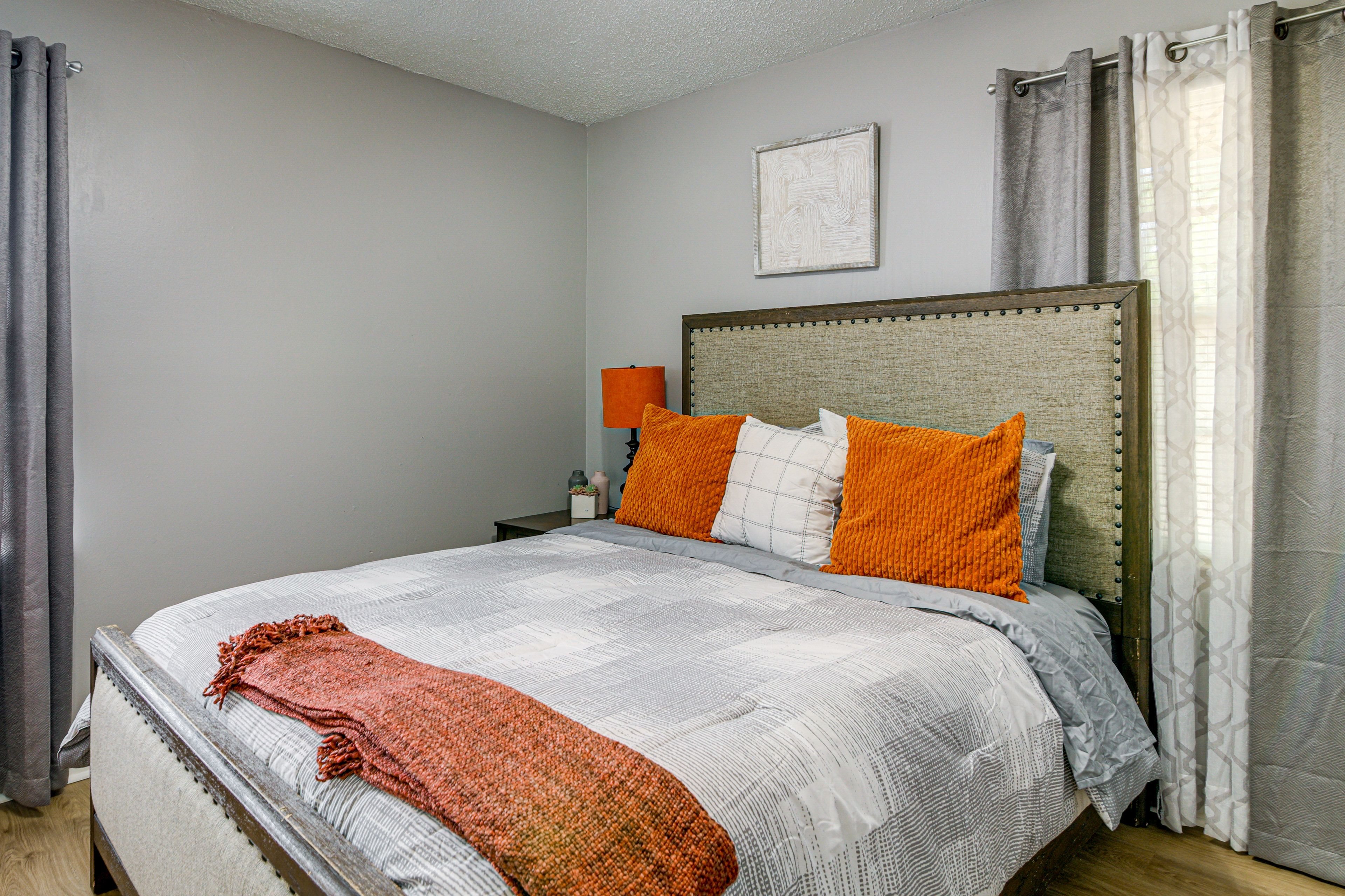 Bedroom 2 | Queen Bed