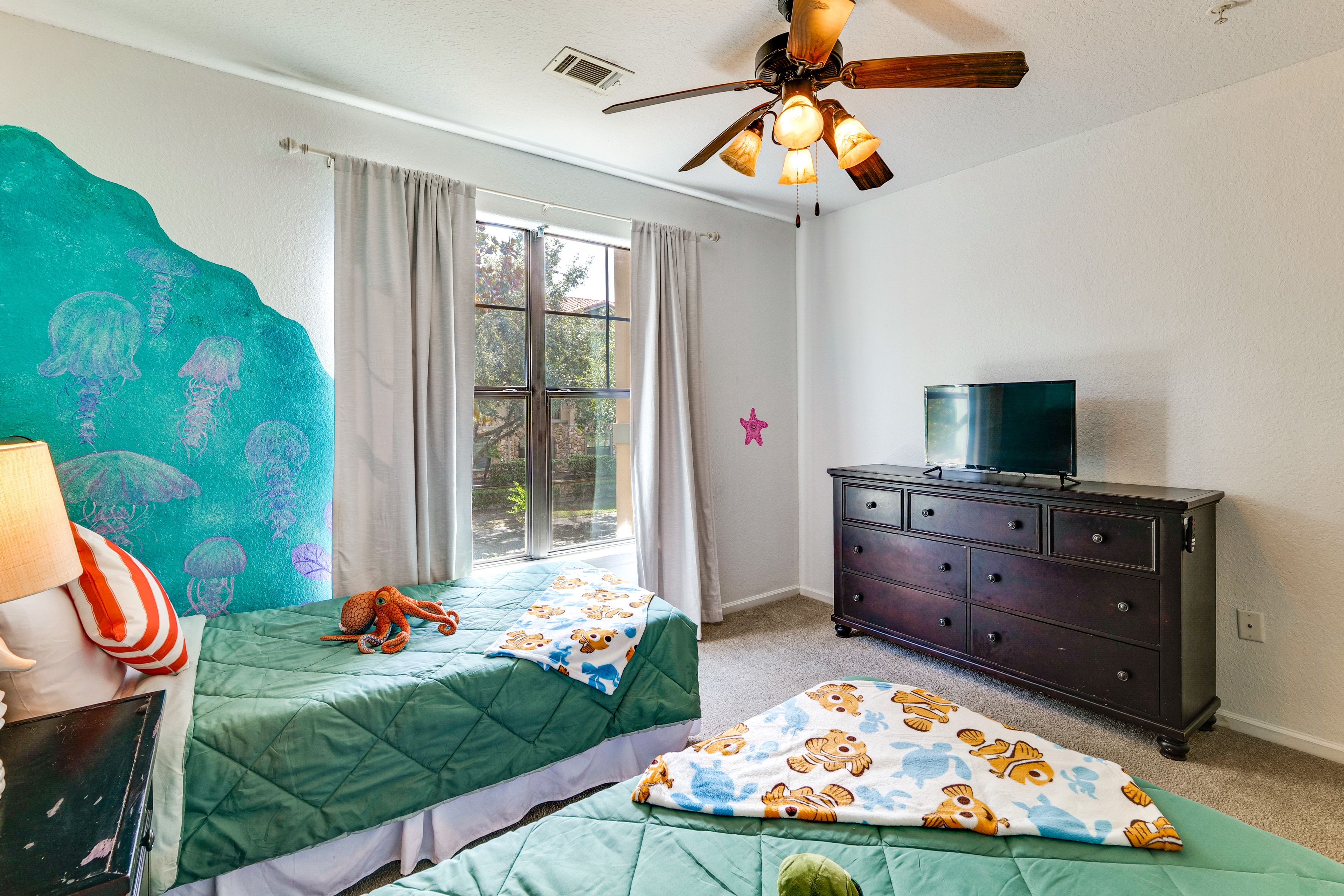 Bedroom | 2 Twin Beds