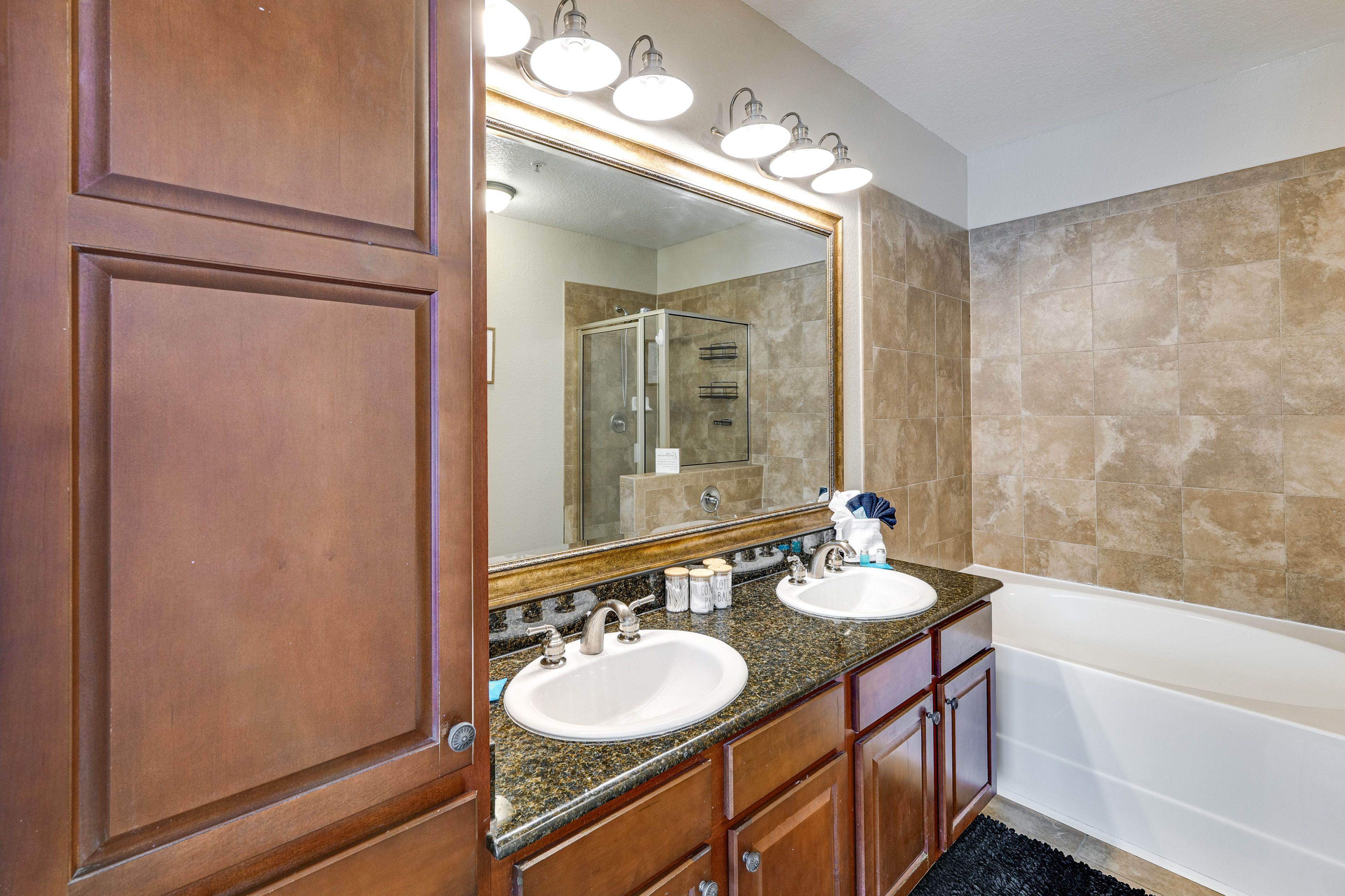 En-Suite Bathroom