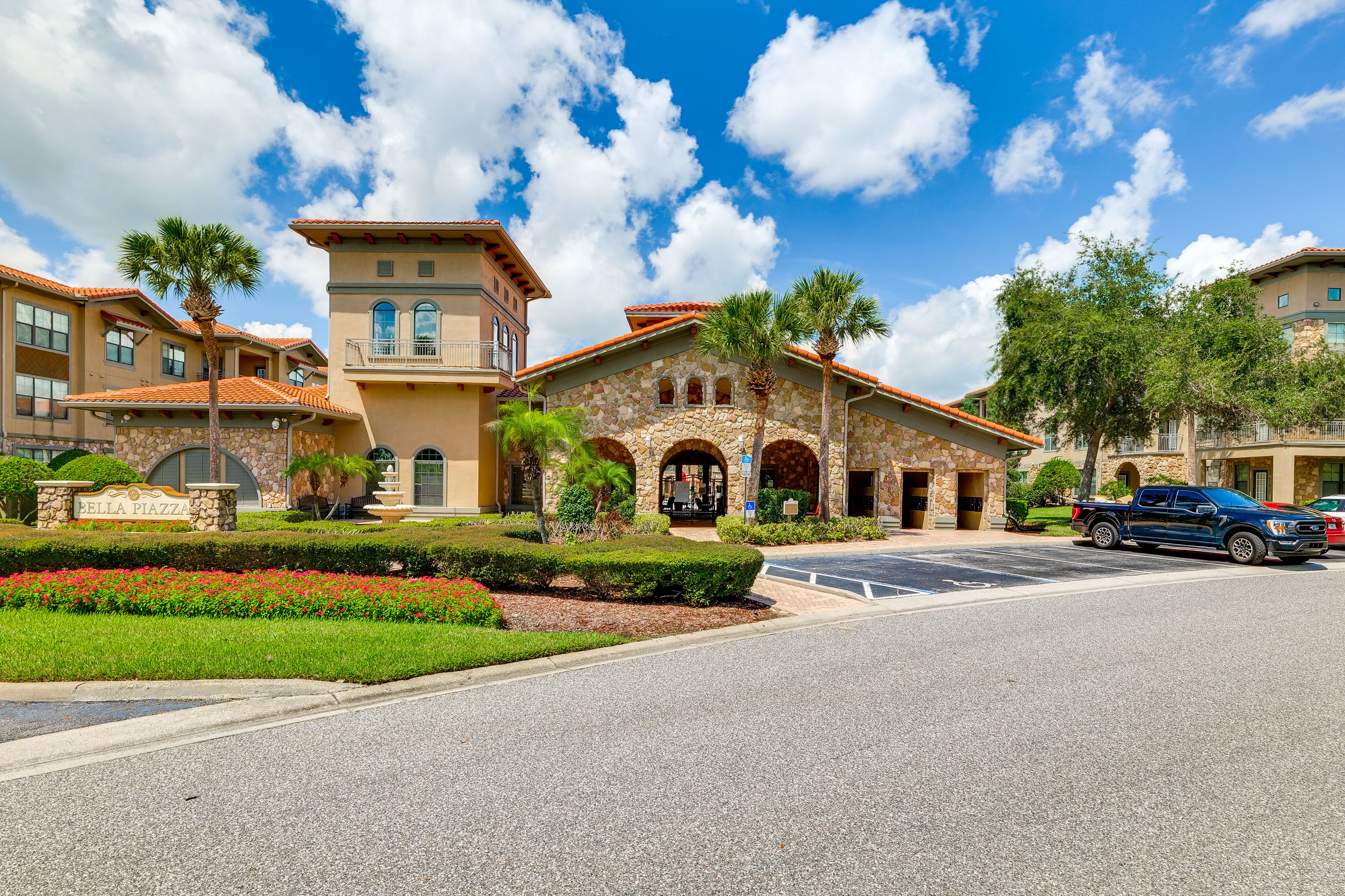 Bella Piazza Community Amenities