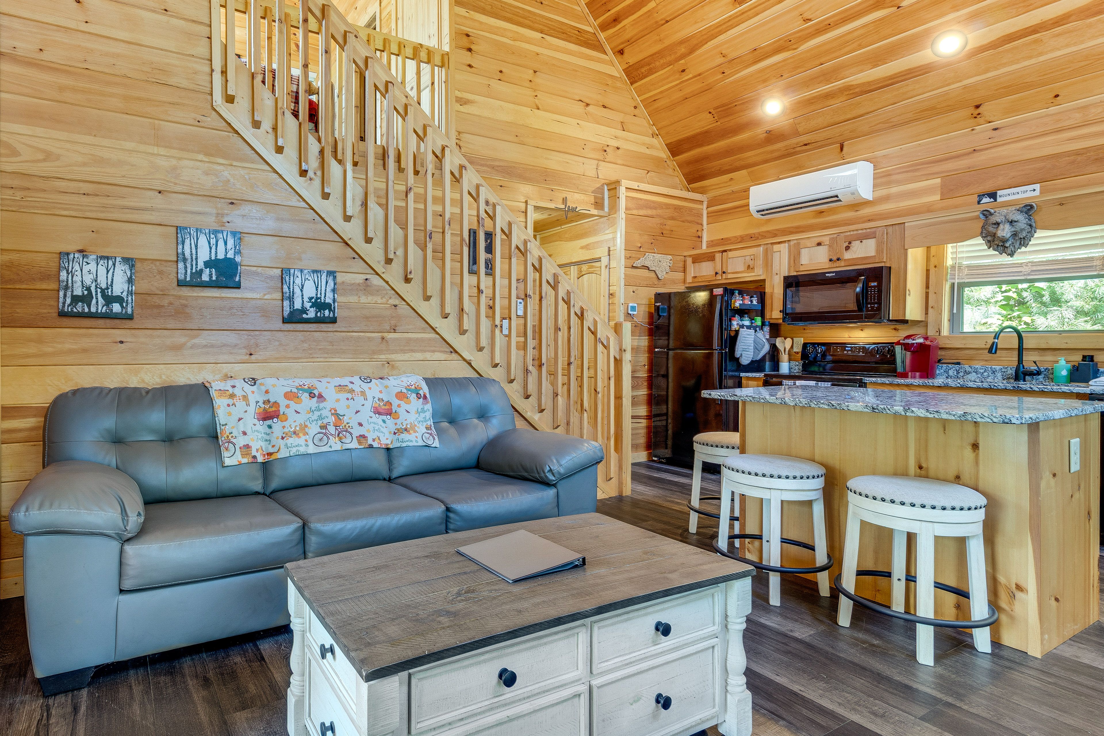 Murphy Vacation Rental | 1BR | 2BA | 900 Sq Ft | 4 Steps to Enter