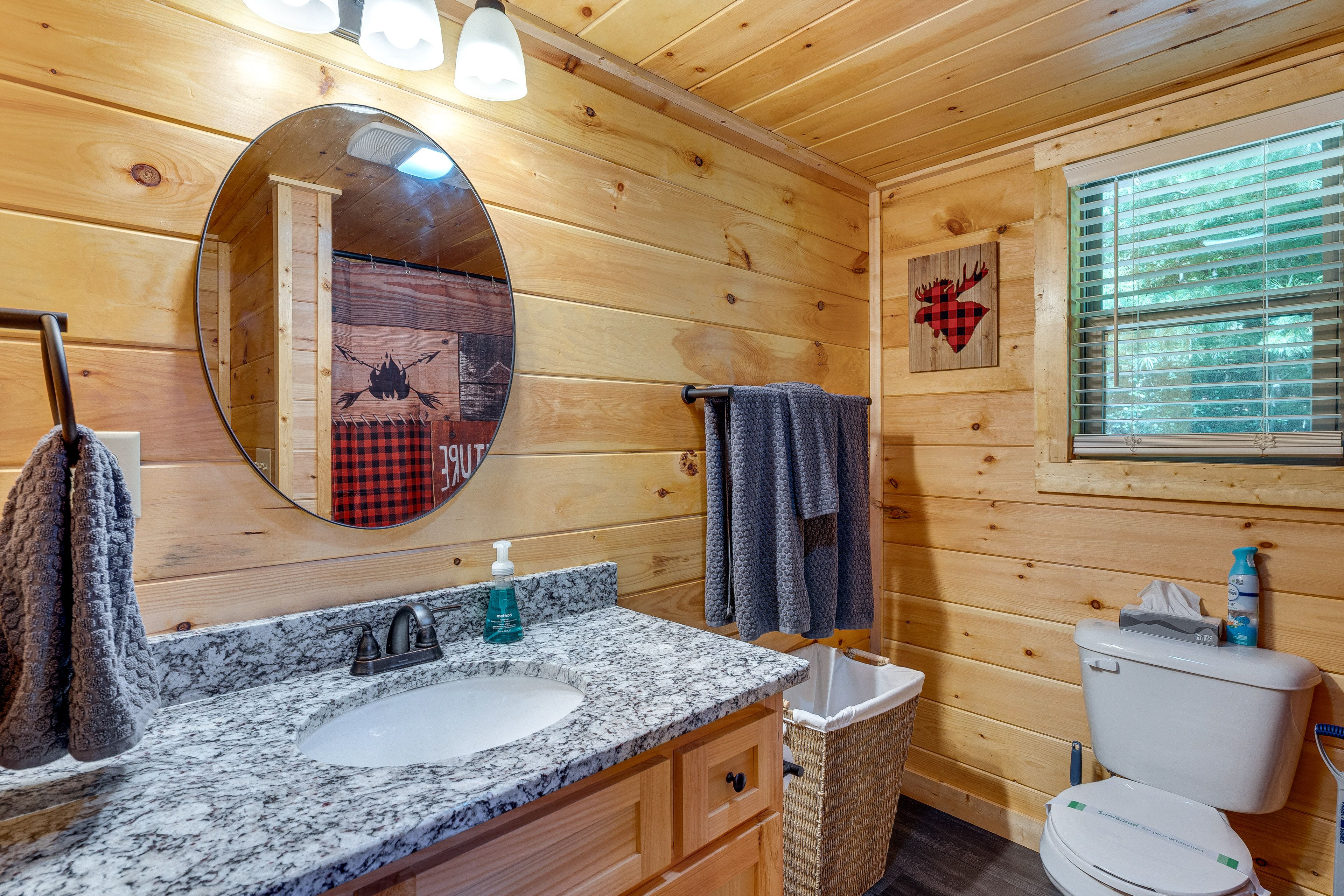 Full Bathroom | 1st Floor