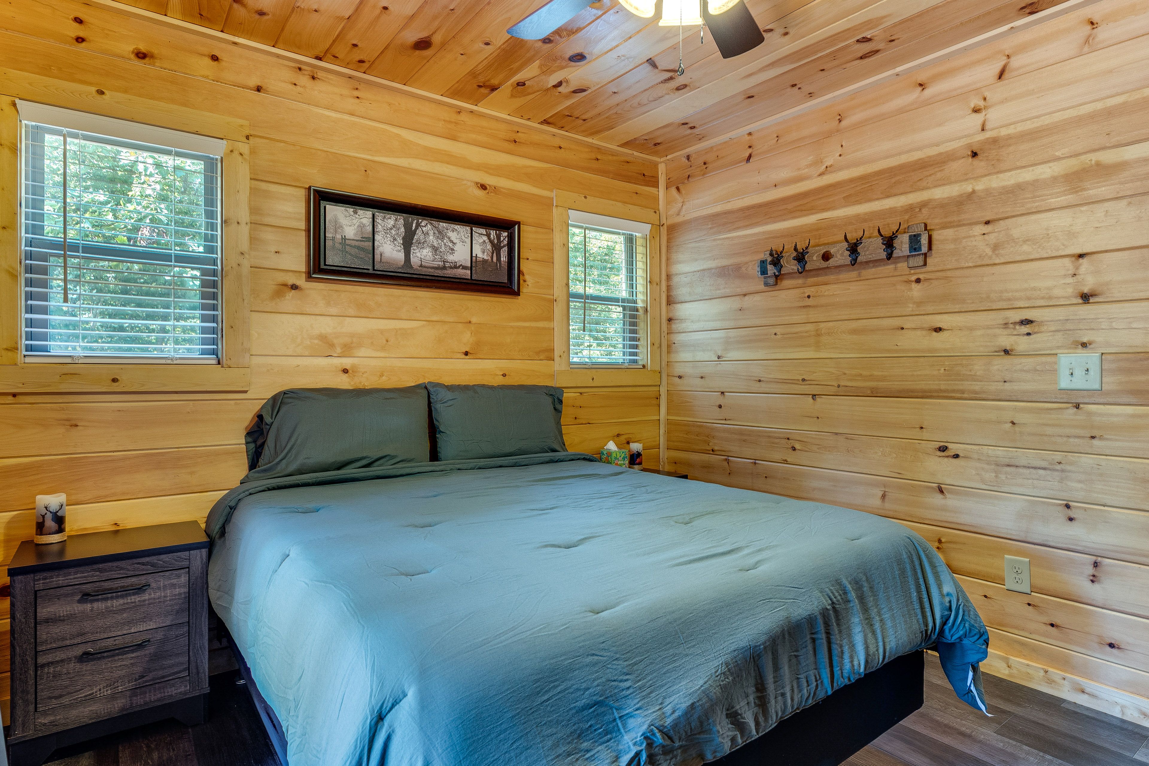 Bedroom | Queen Bed | 1st Floor