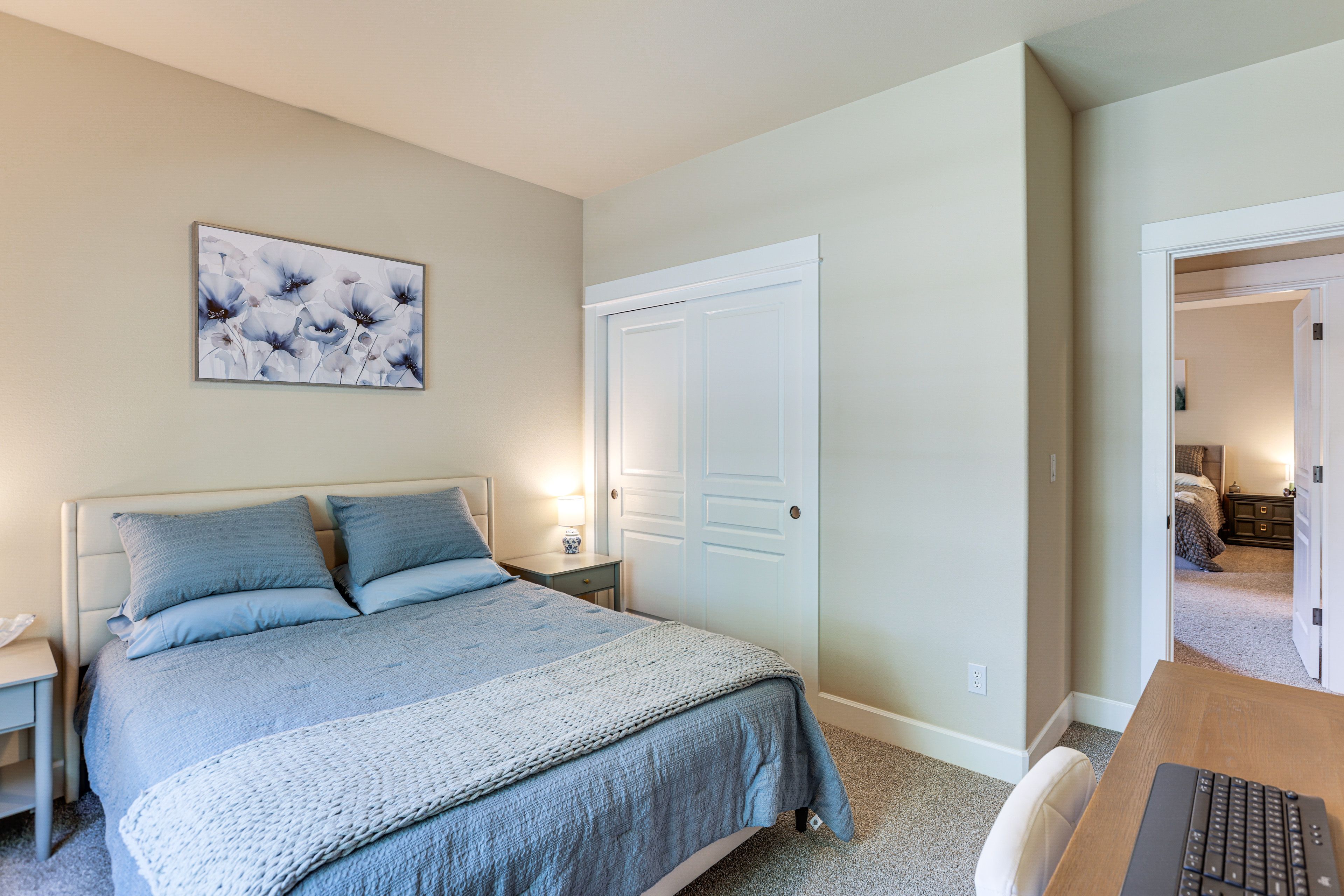 Bedroom 2 | Queen Bed