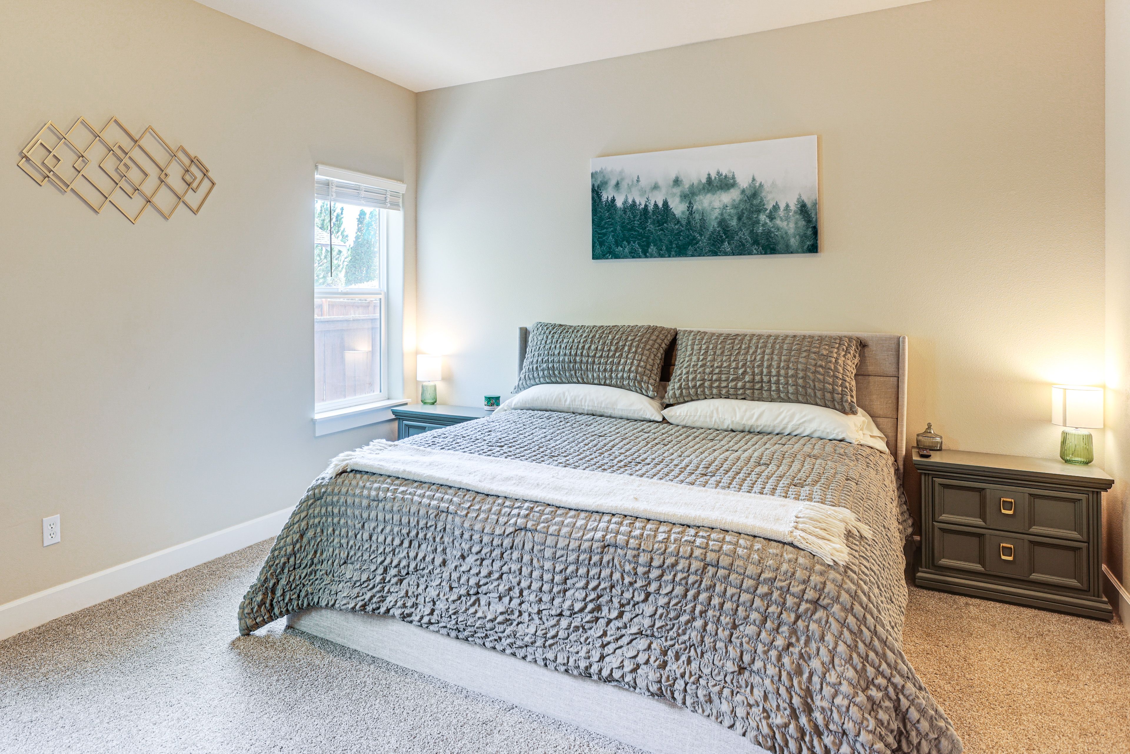Bedroom 1 | King Bed
