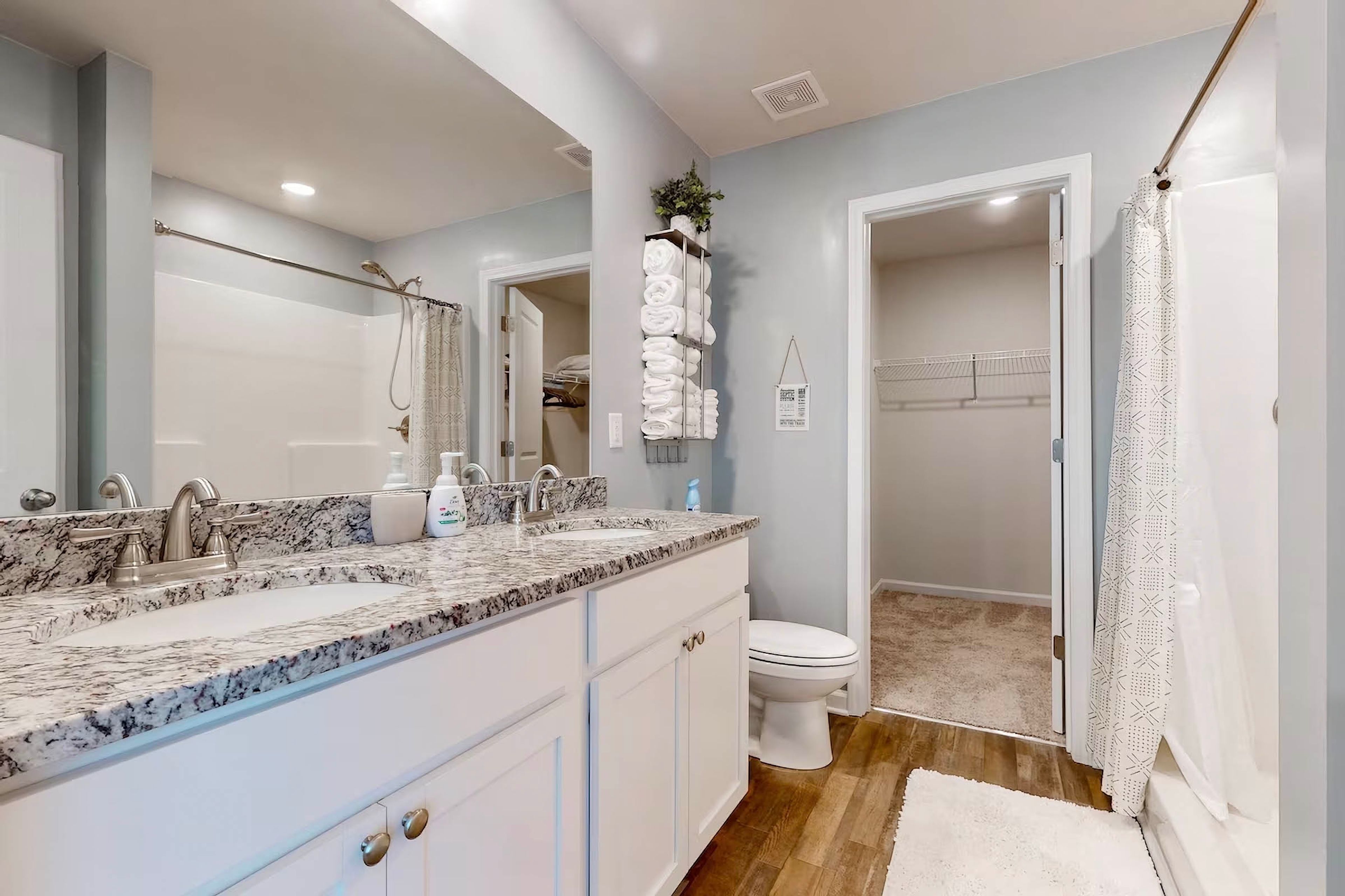Bathroom | 2nd Floor