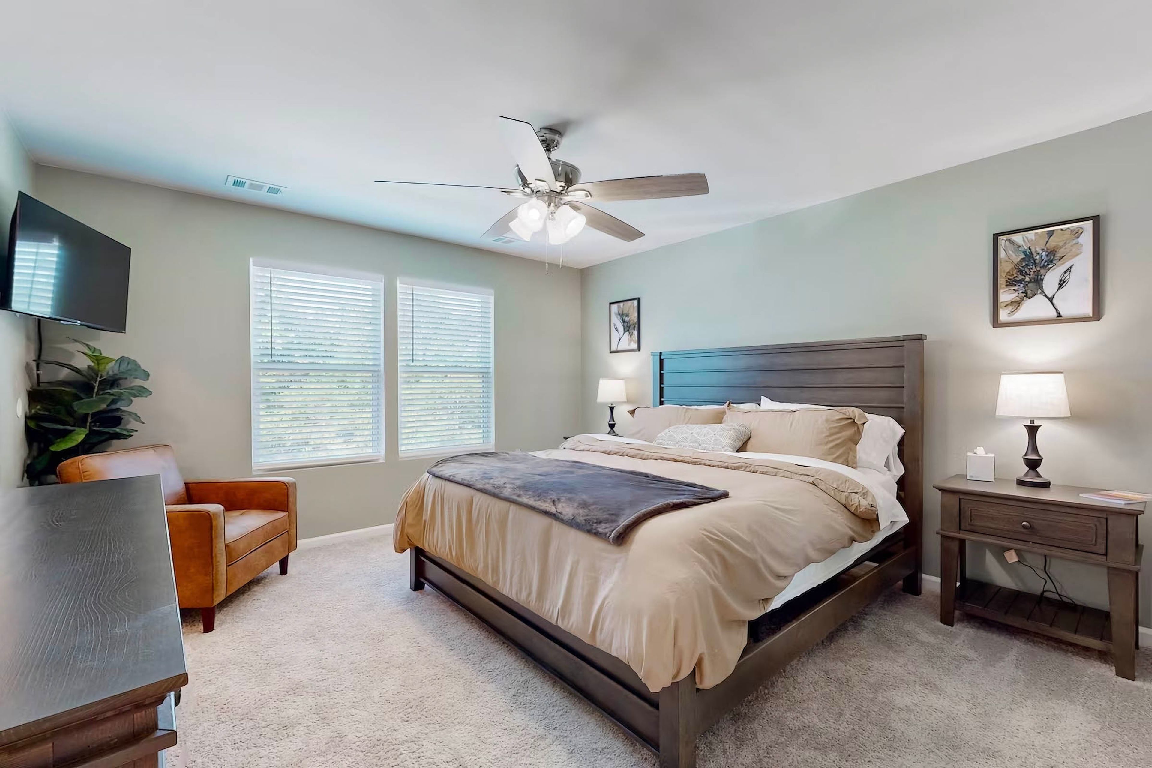 Bedroom | King Bed | 2nd Floor