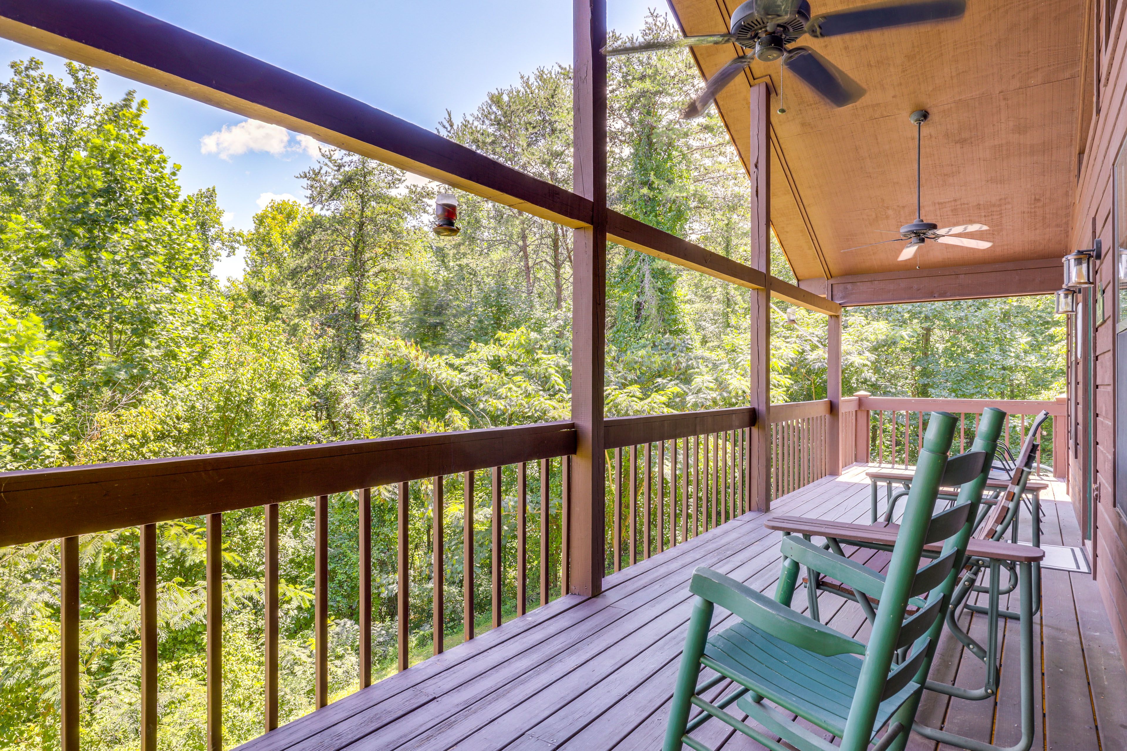 Sevierville Vacation Rental | 2BR | 2BA | 1,344 Sq Ft