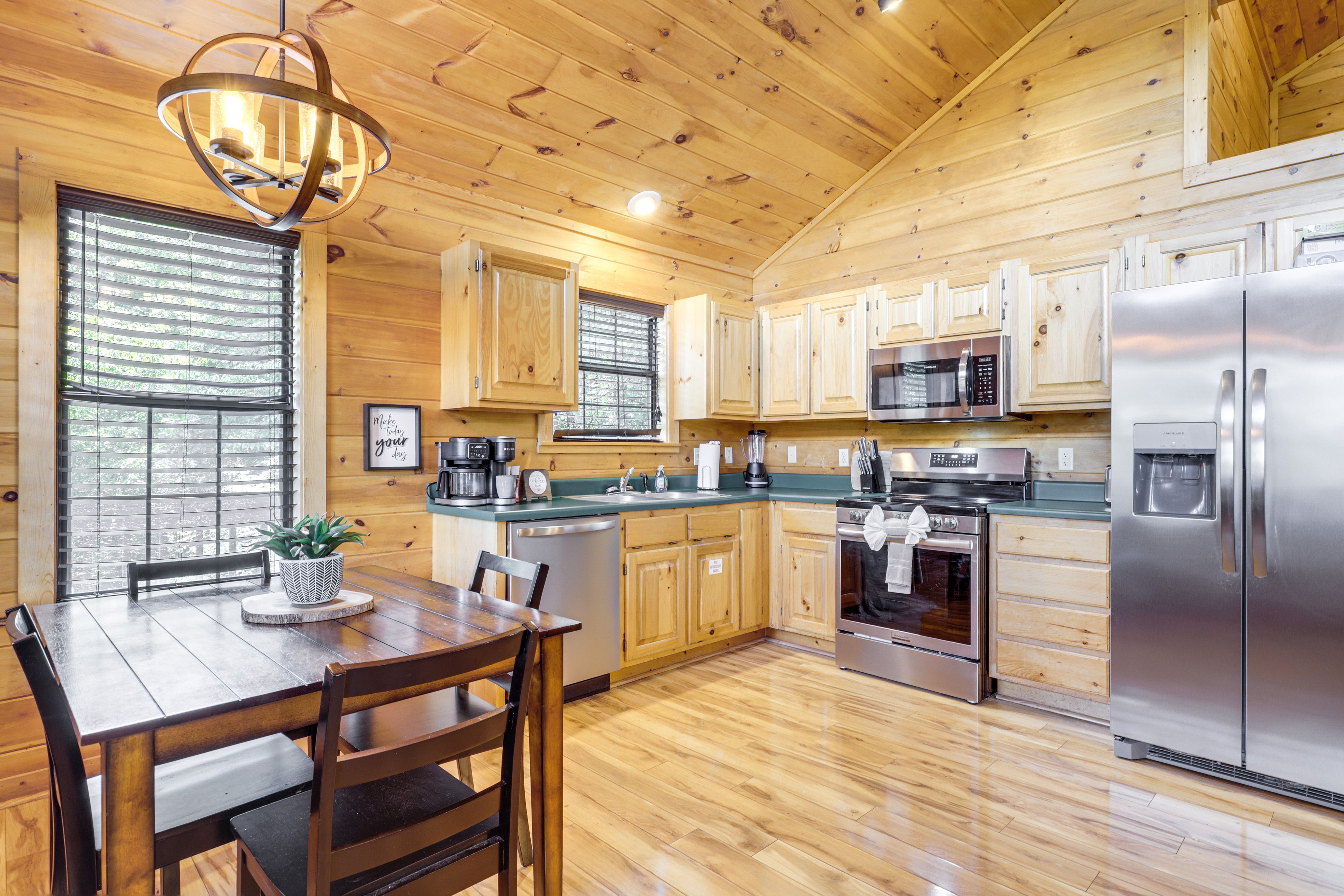 Kitchen | Main Level