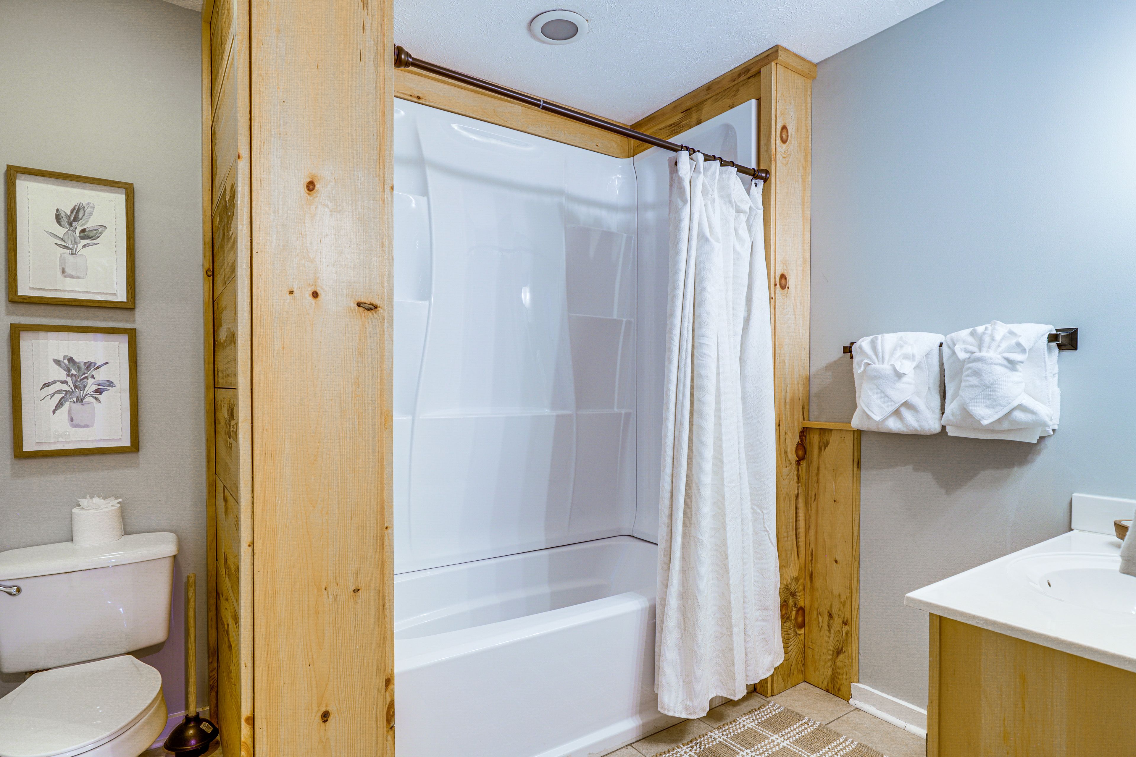 Full Bathroom | Lower Level