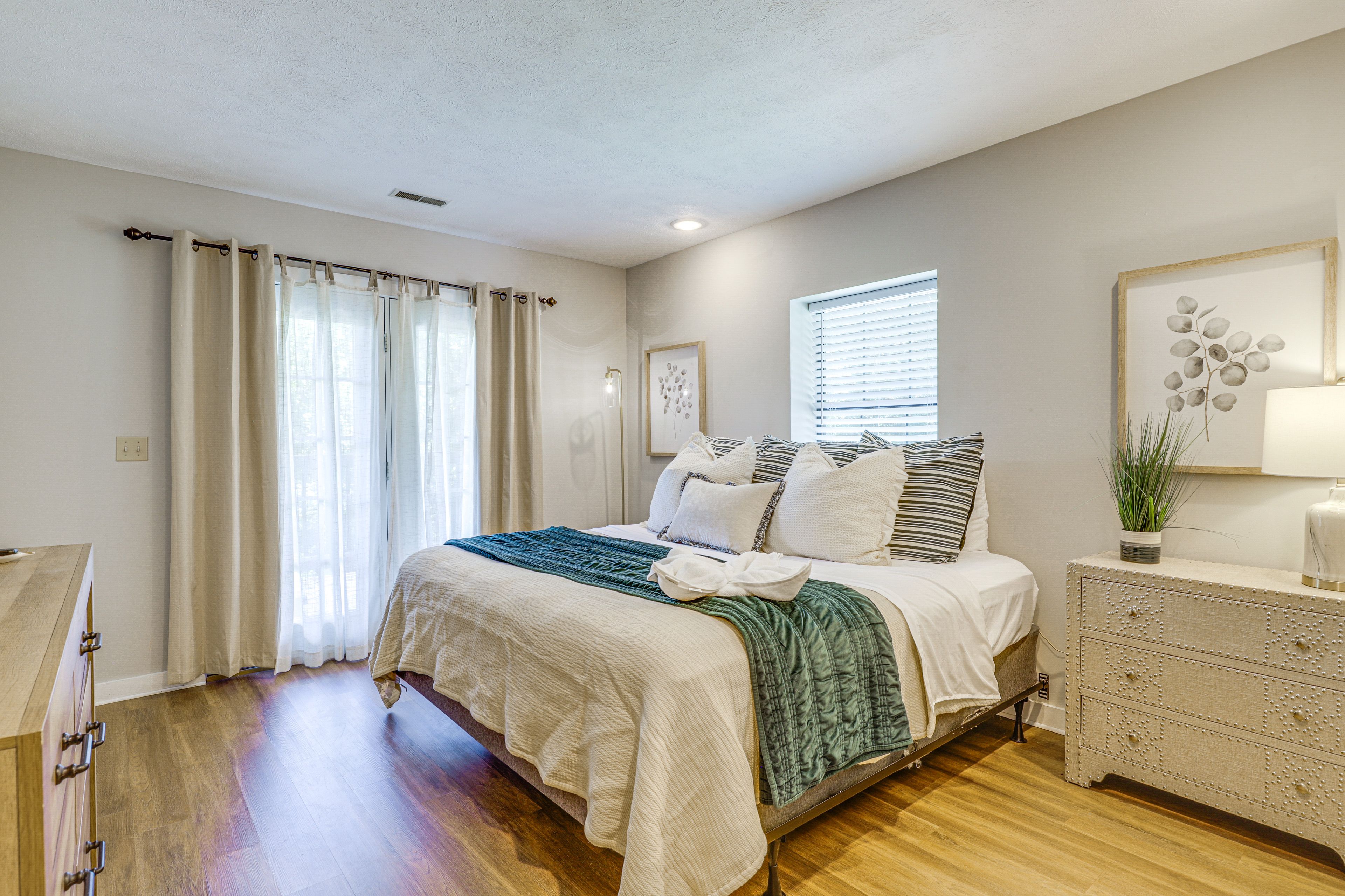 Bedroom 1 | Lower Level | King Bed