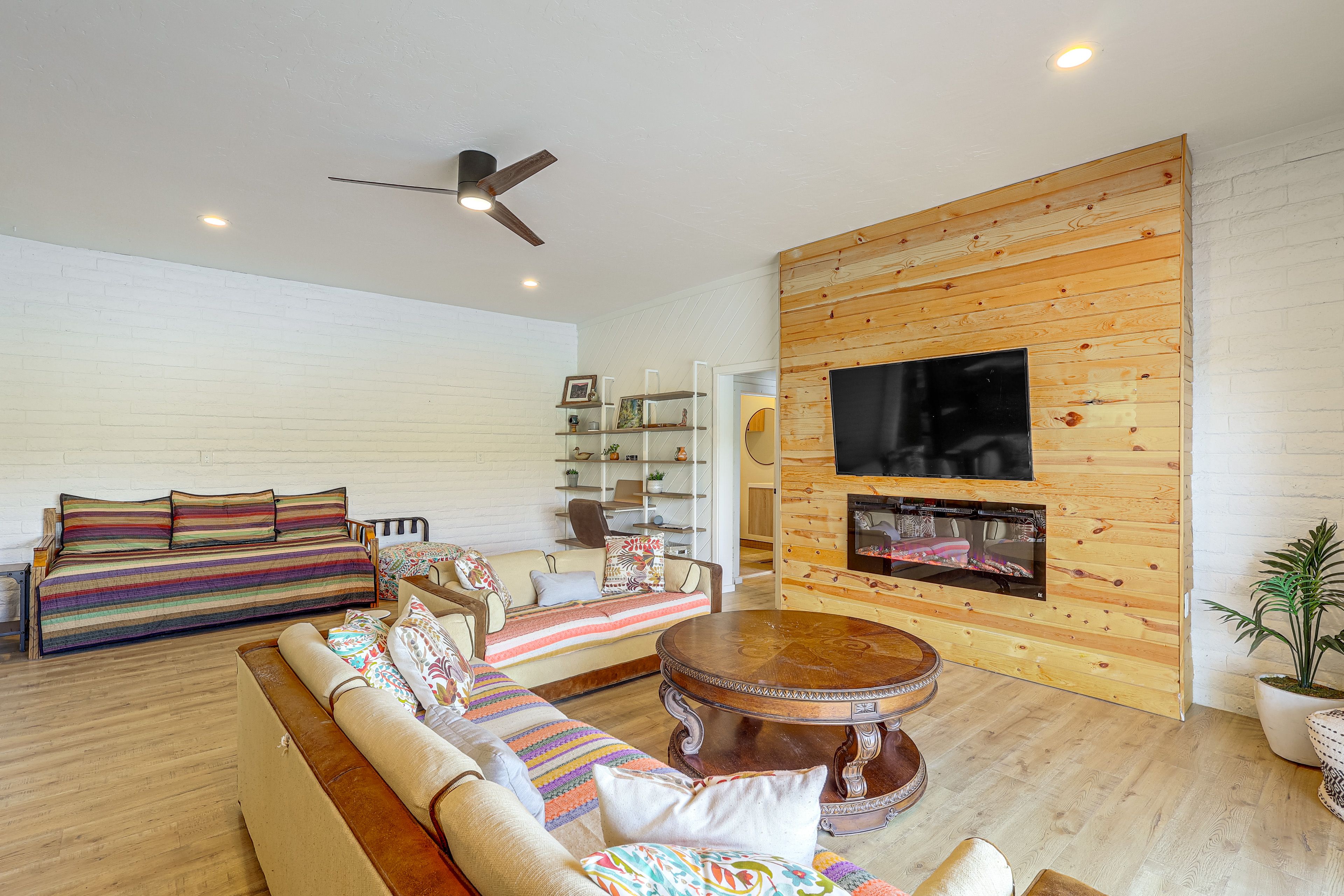 Living Room | King Futon
