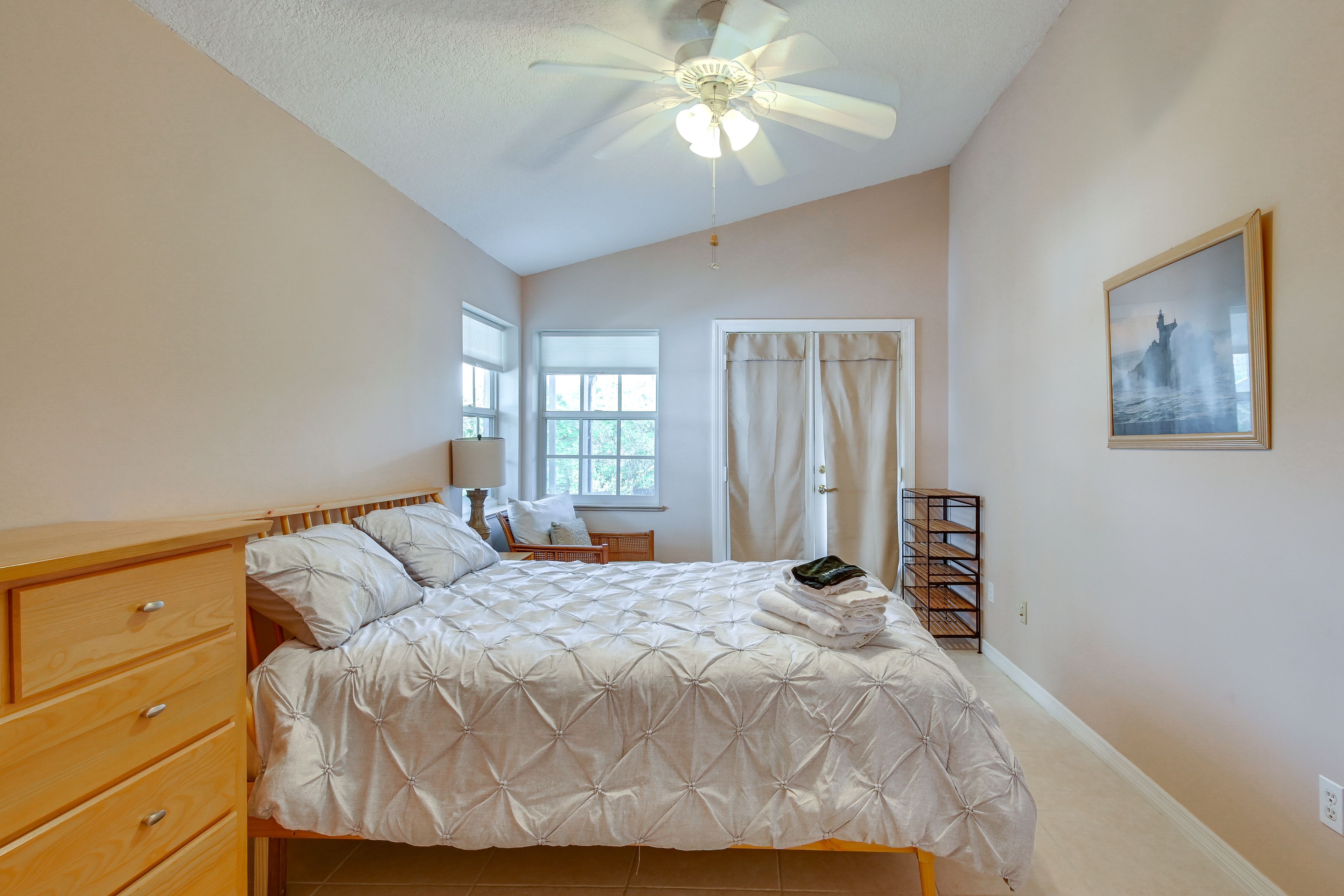 Bedroom 2 | Queen Bed
