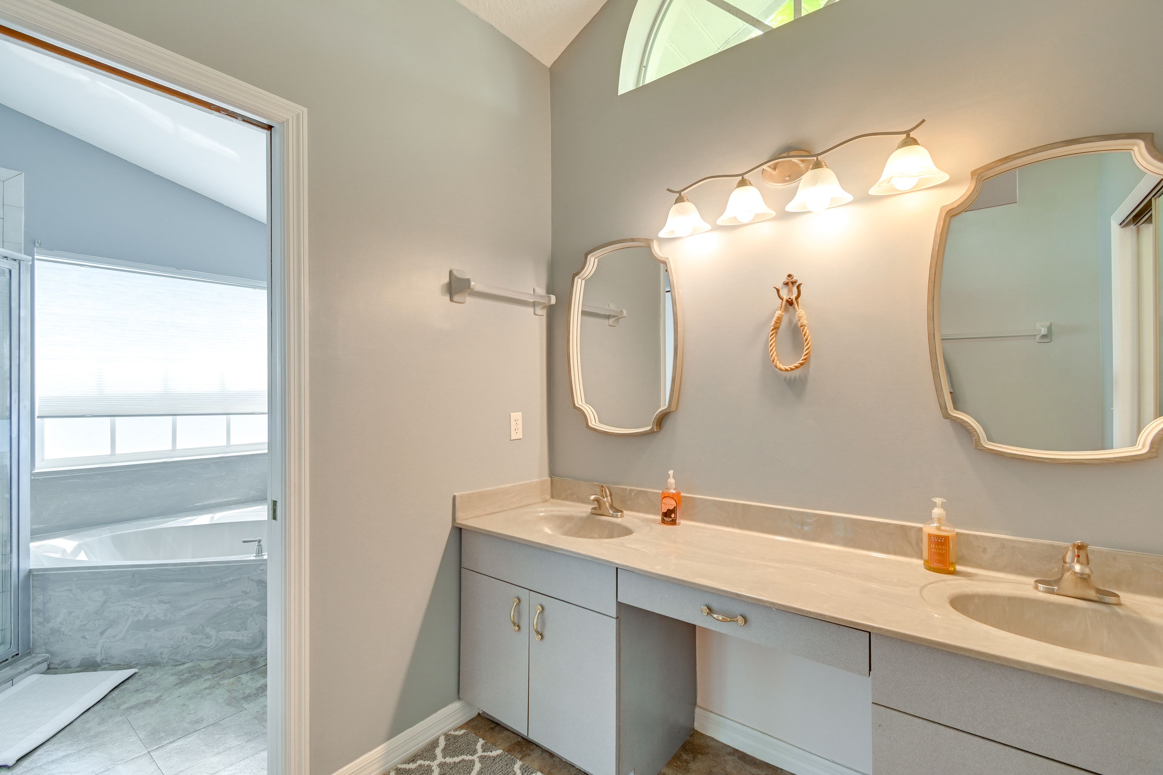 Full Bathroom