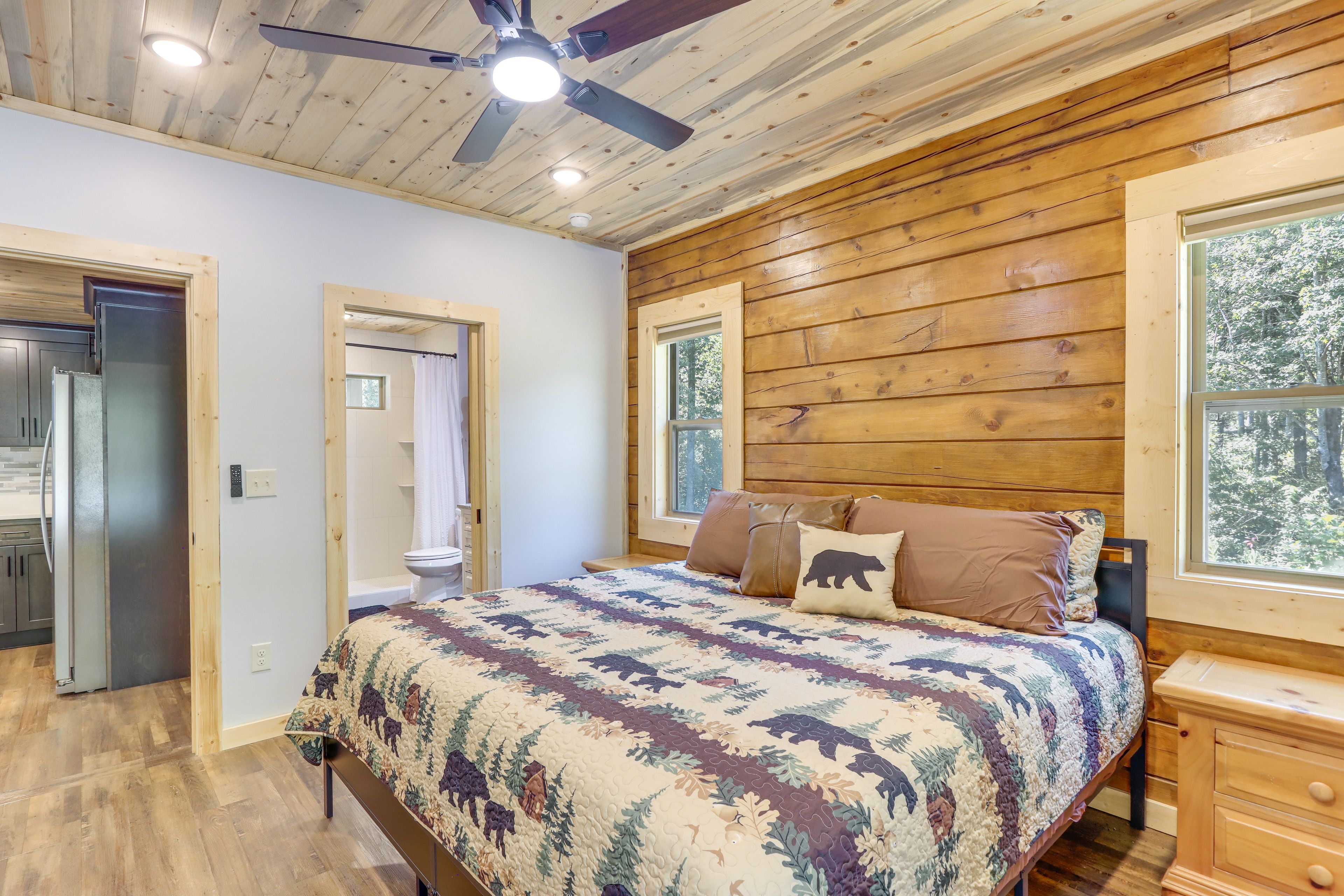 Bedroom 1 | King Bed | 1st Floor