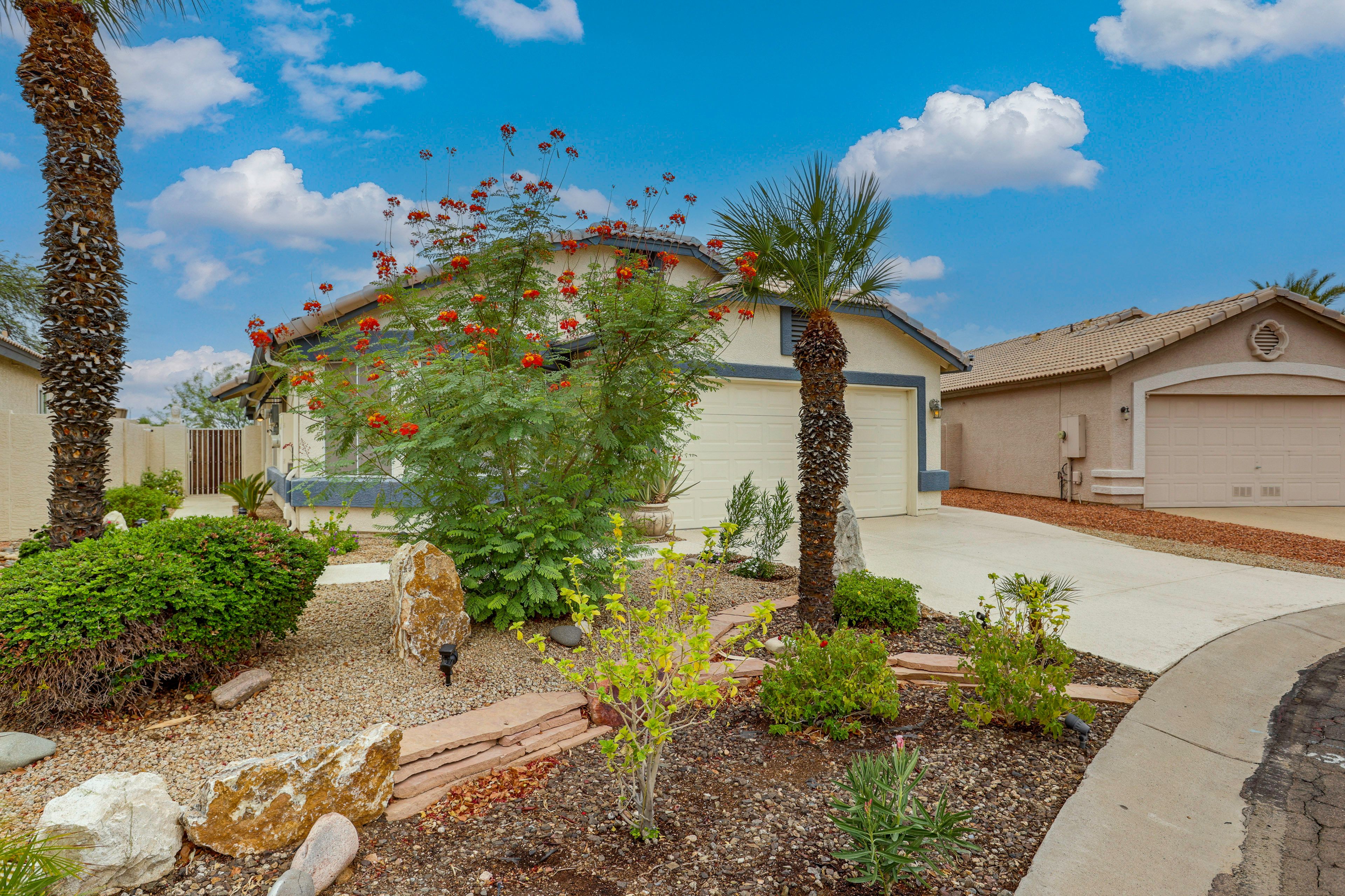 Driveway Parking | 2 Vehicles | No Garage Access