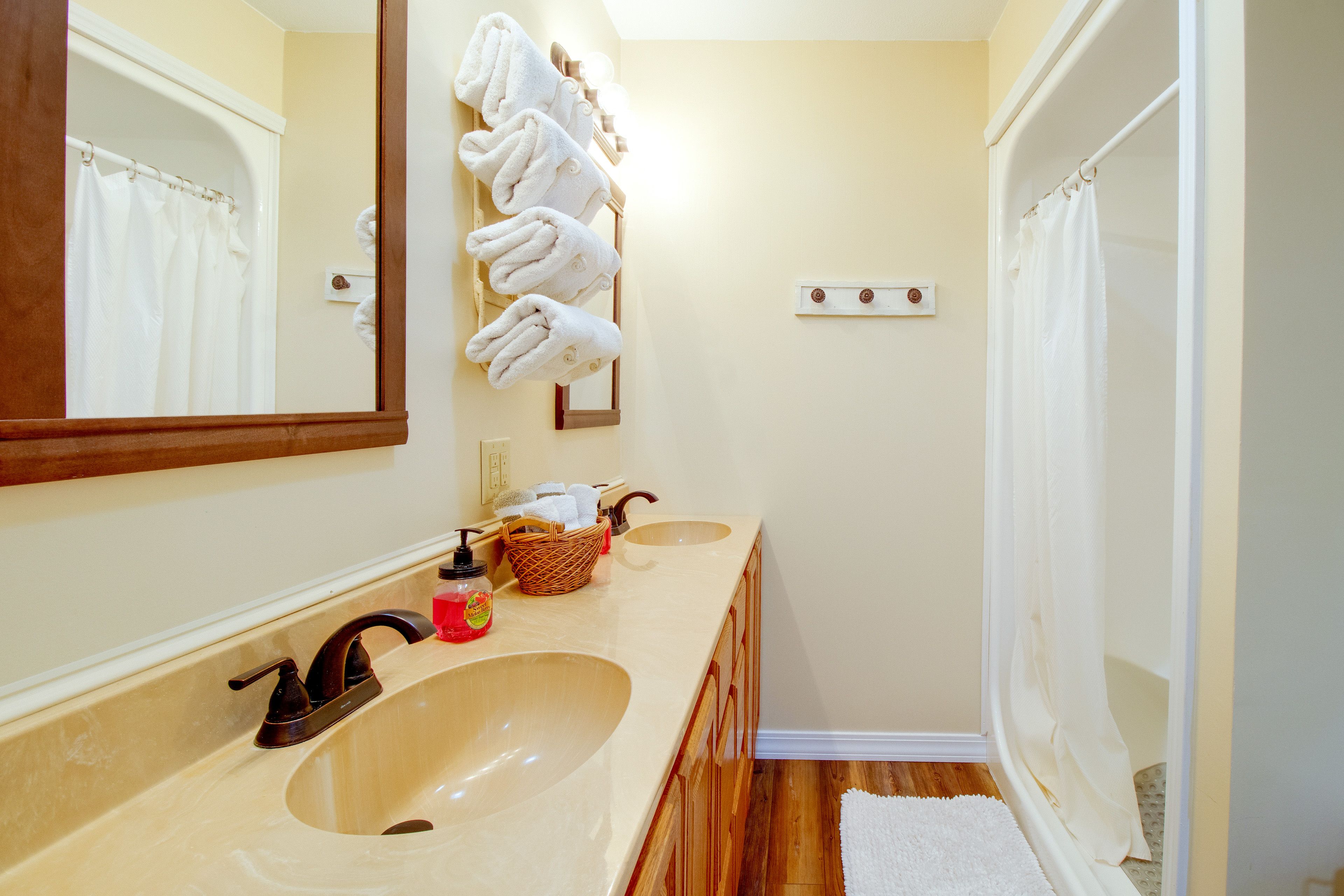 Full Bathroom