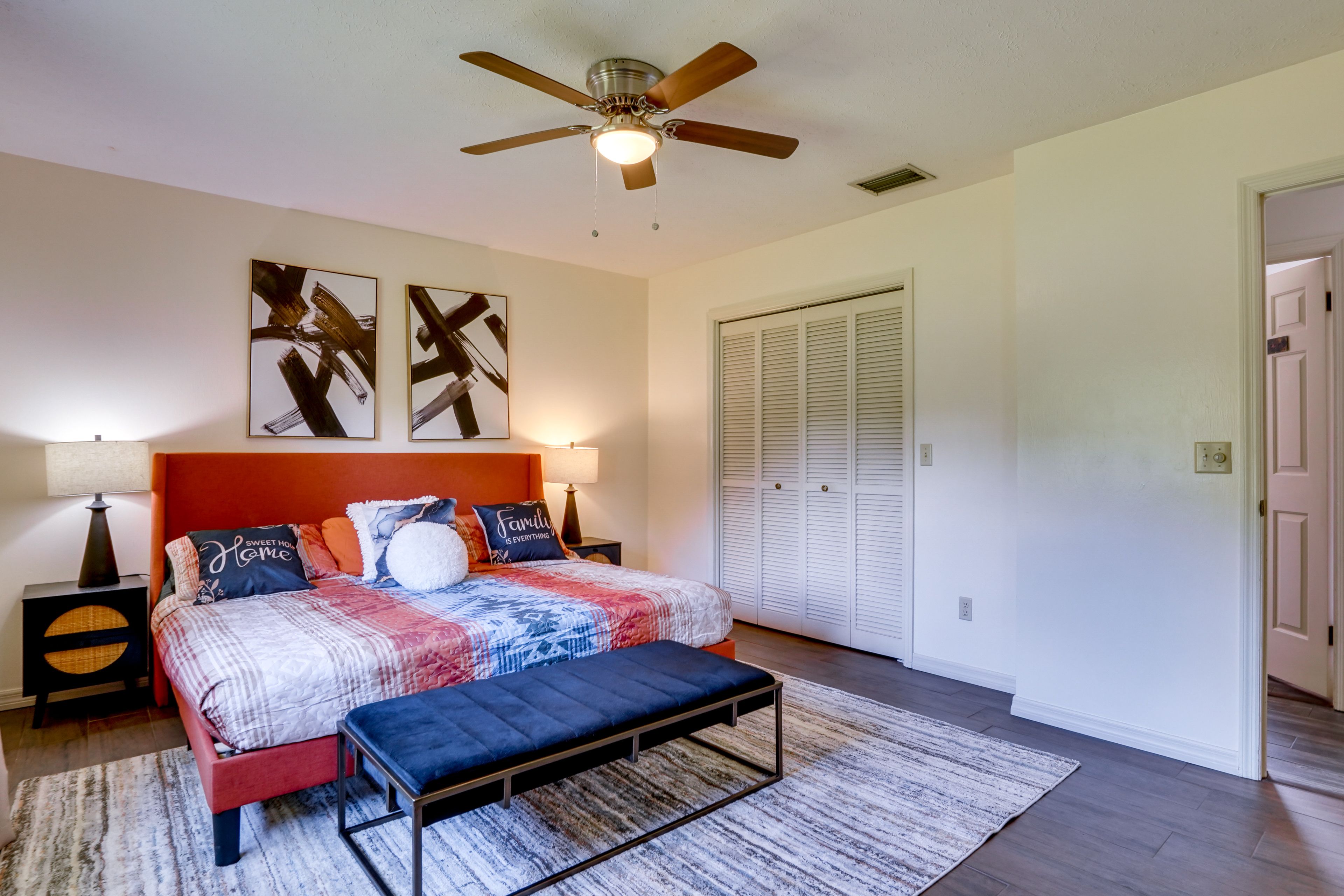 Bedroom 1 | King Bed