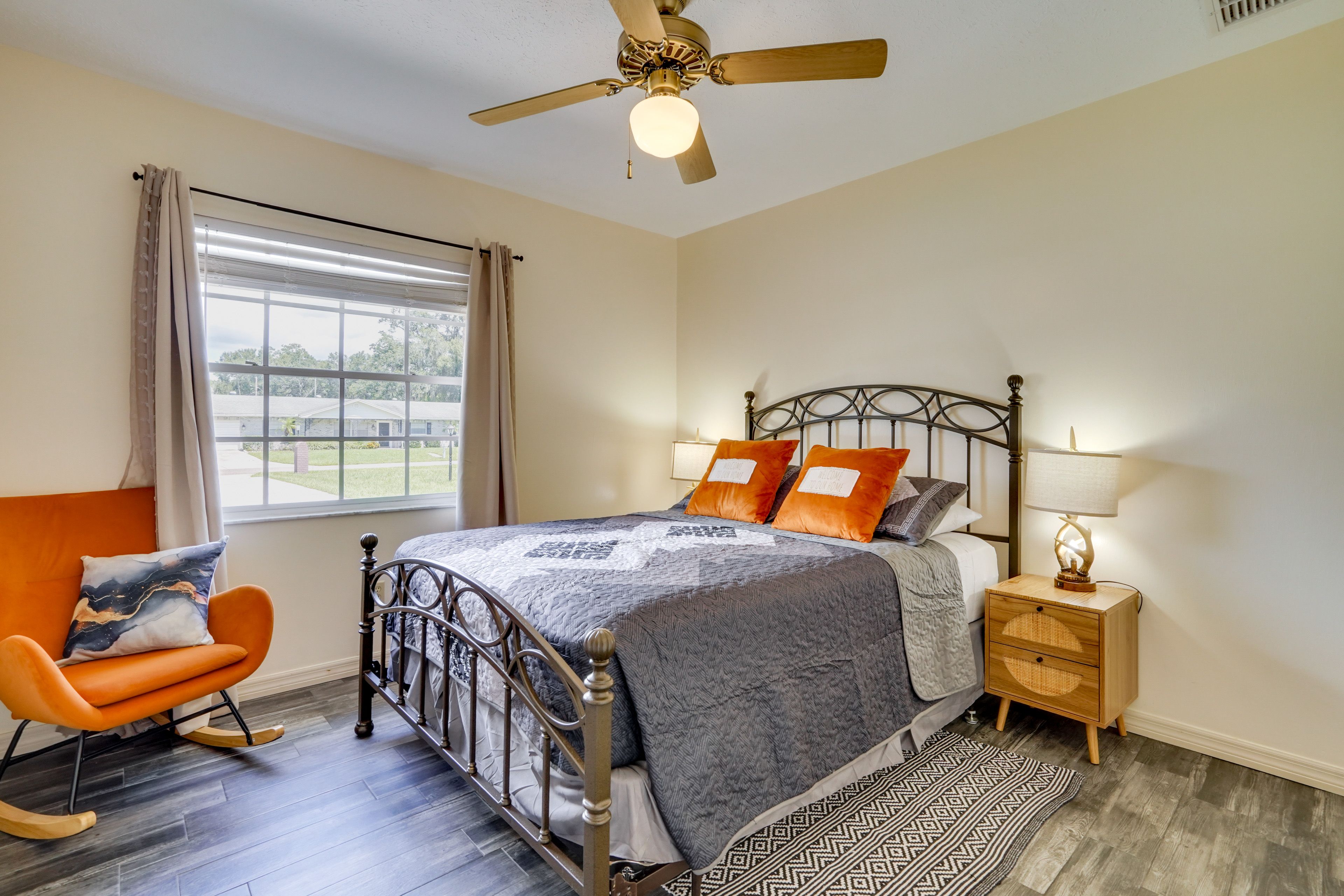 Bedroom 2 | Queen Bed