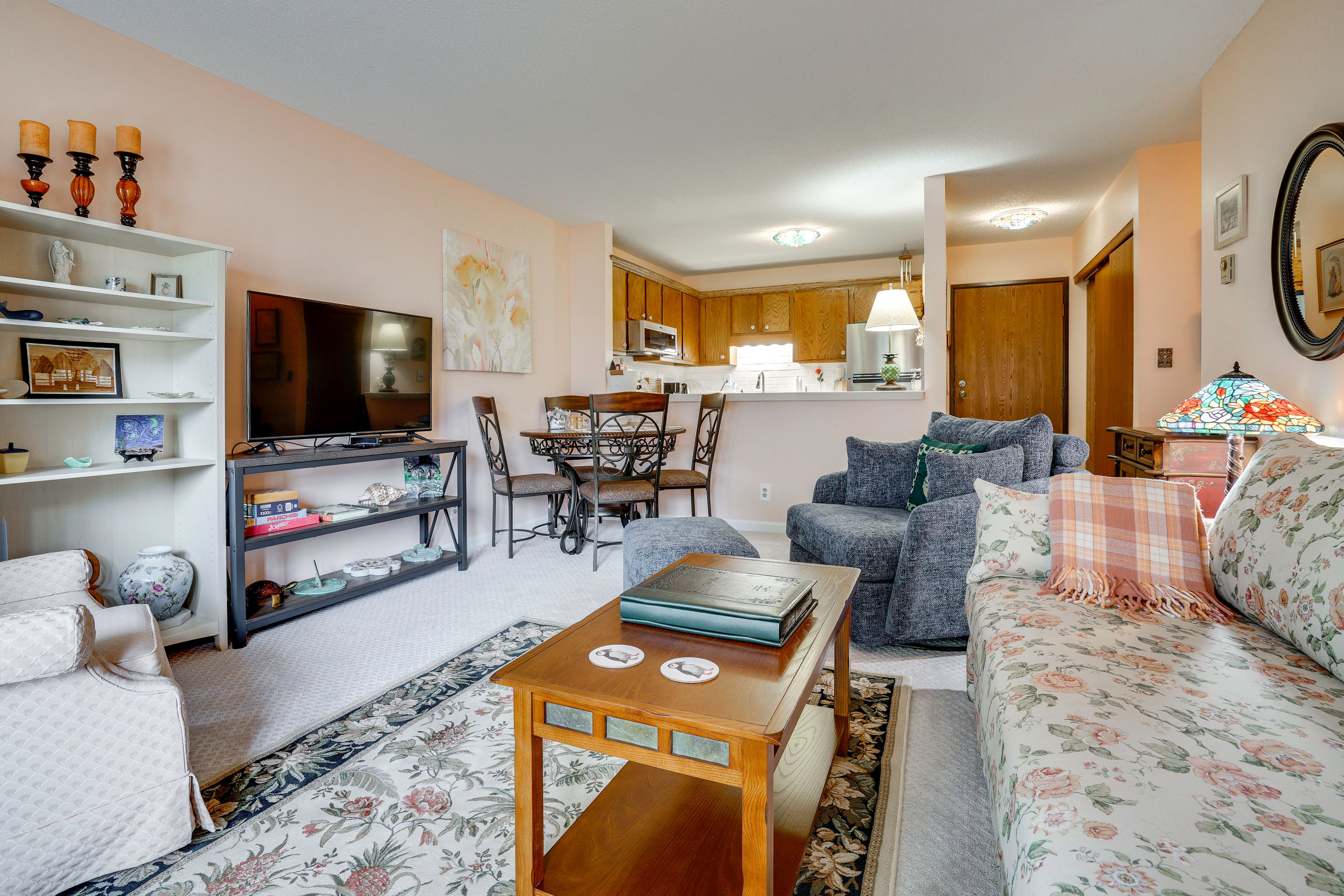 Minneapolis Vacation Rental | 1BR | 1BA | 650 Sq Ft | Step-Free Access