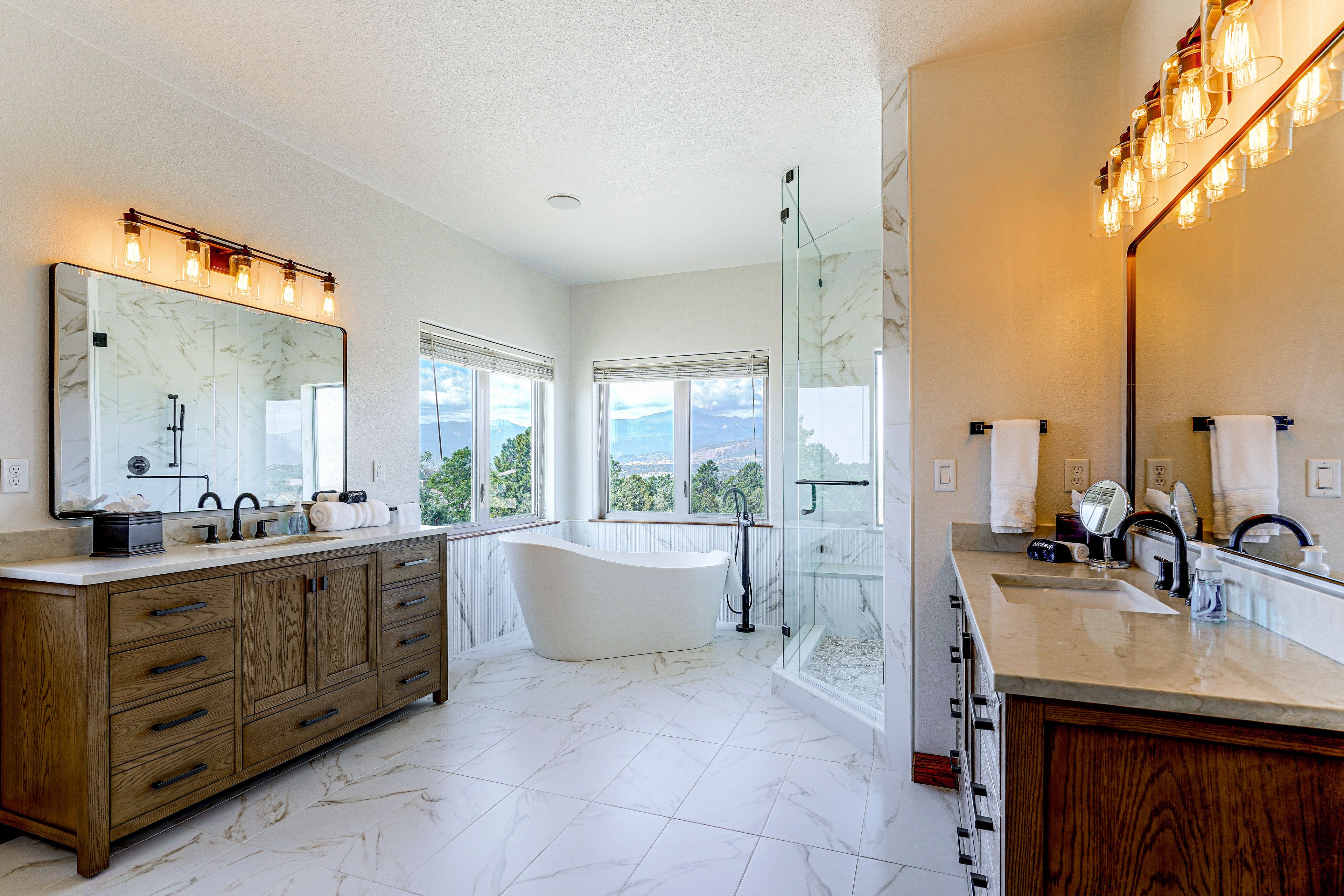 En-Suite Bathroom | Main Floor