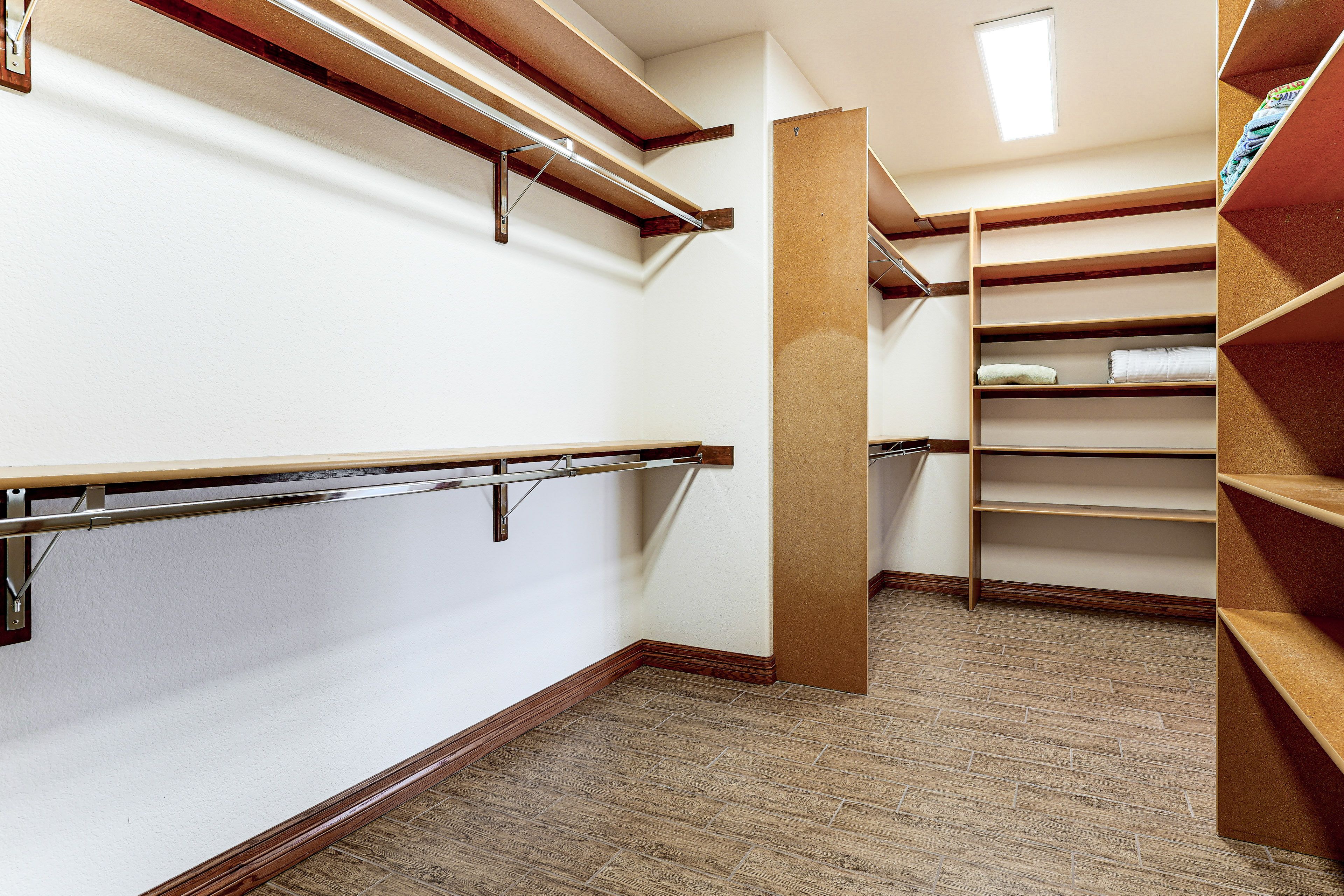 Walk-In Closet | Main Floor