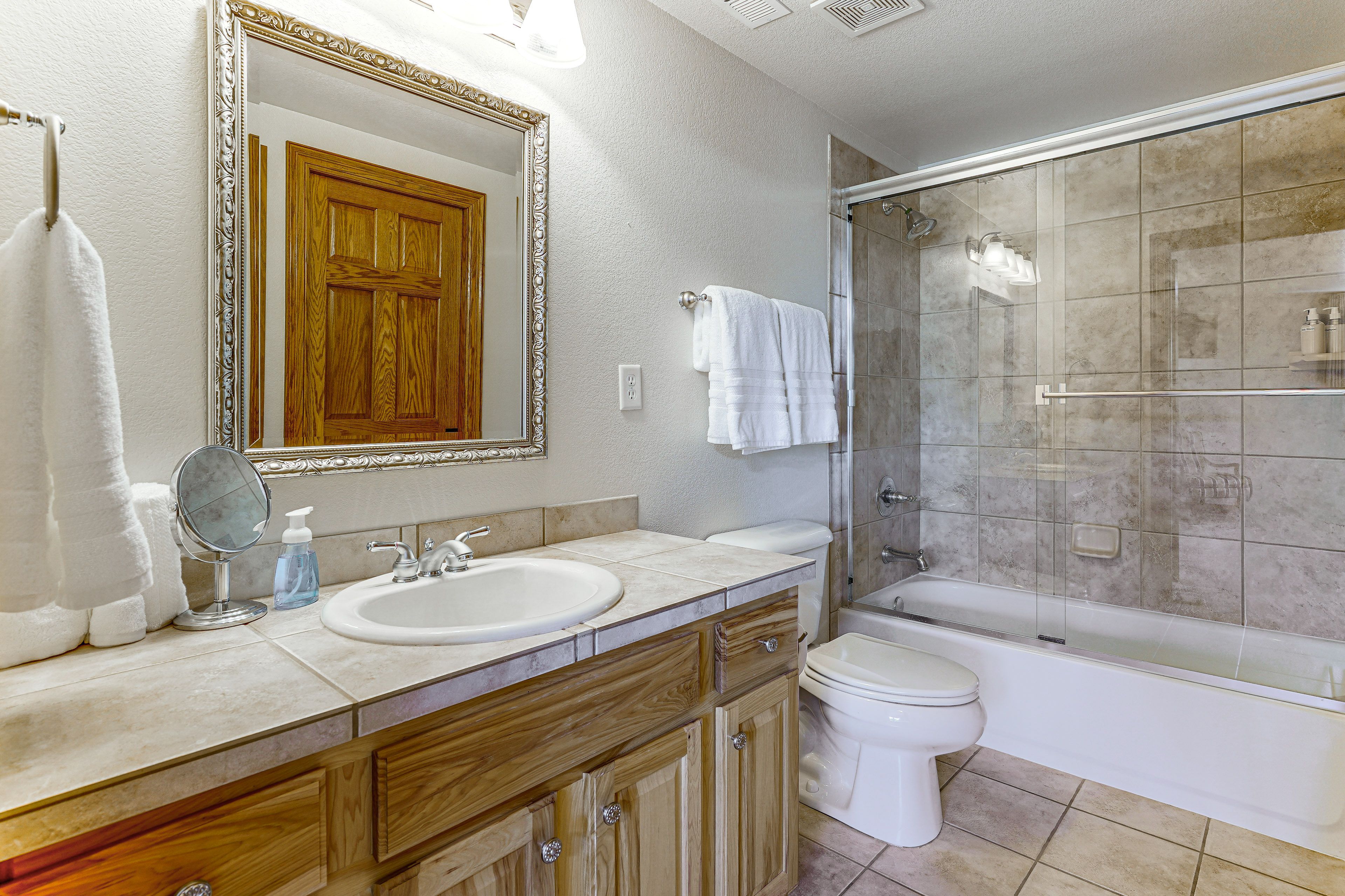 Bathroom | Lower Floor
