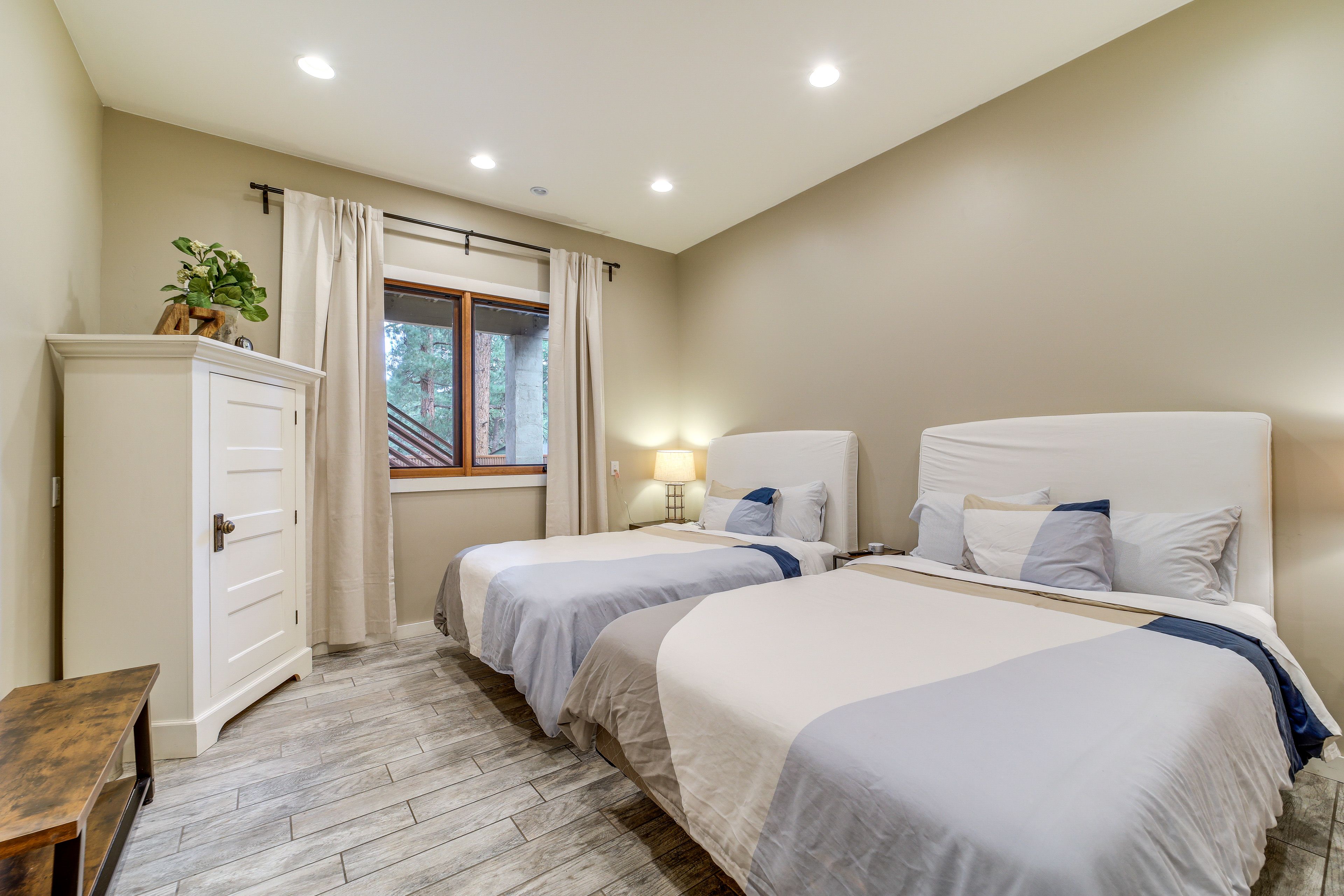 Bedroom 2 | 2 Queen Beds