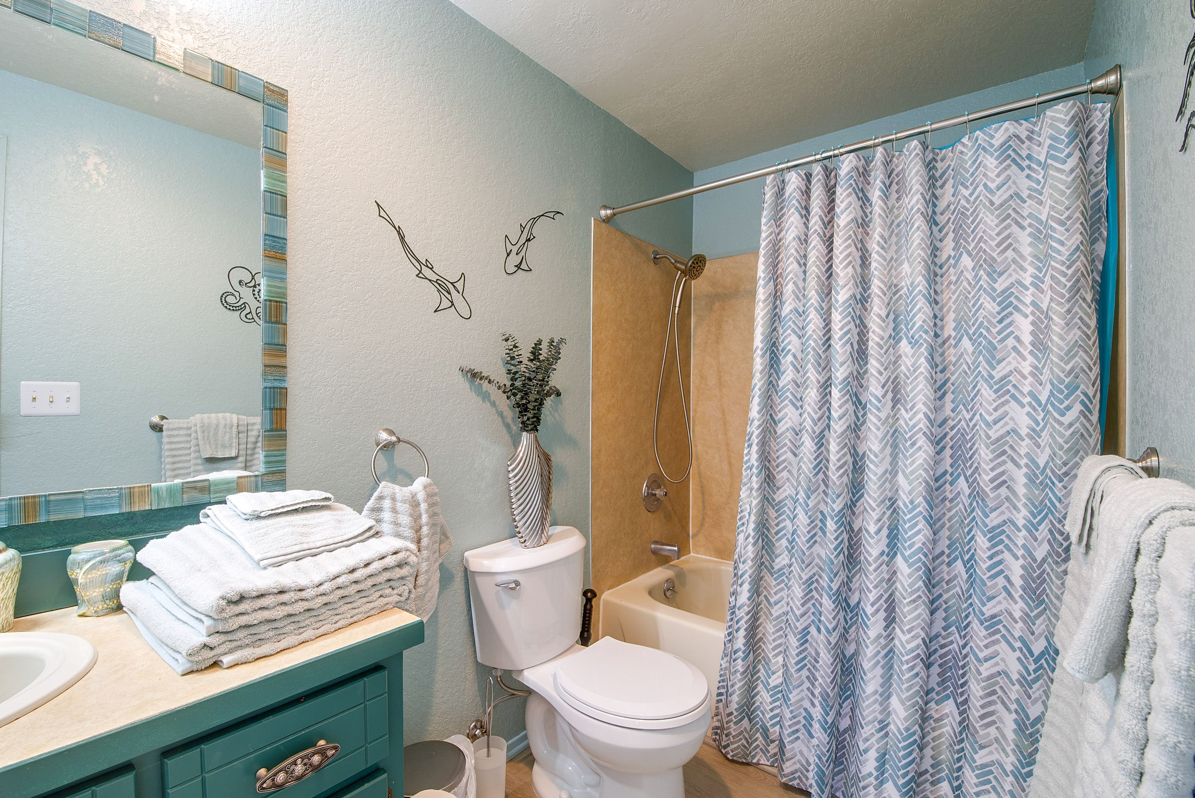 Full Bathroom | Towels & Linens Provided | Washer & Dryer