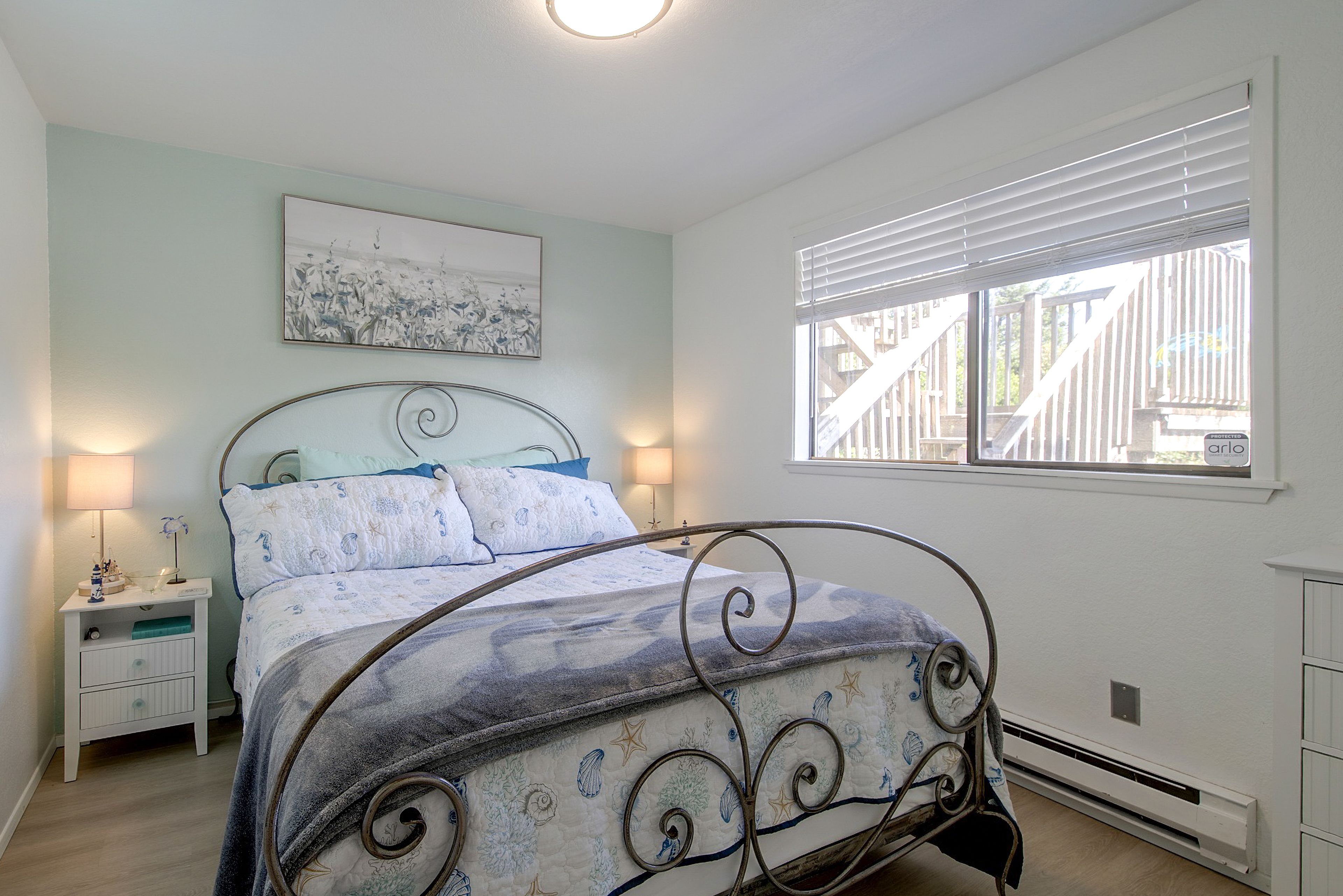 Bedroom | Queen Bed