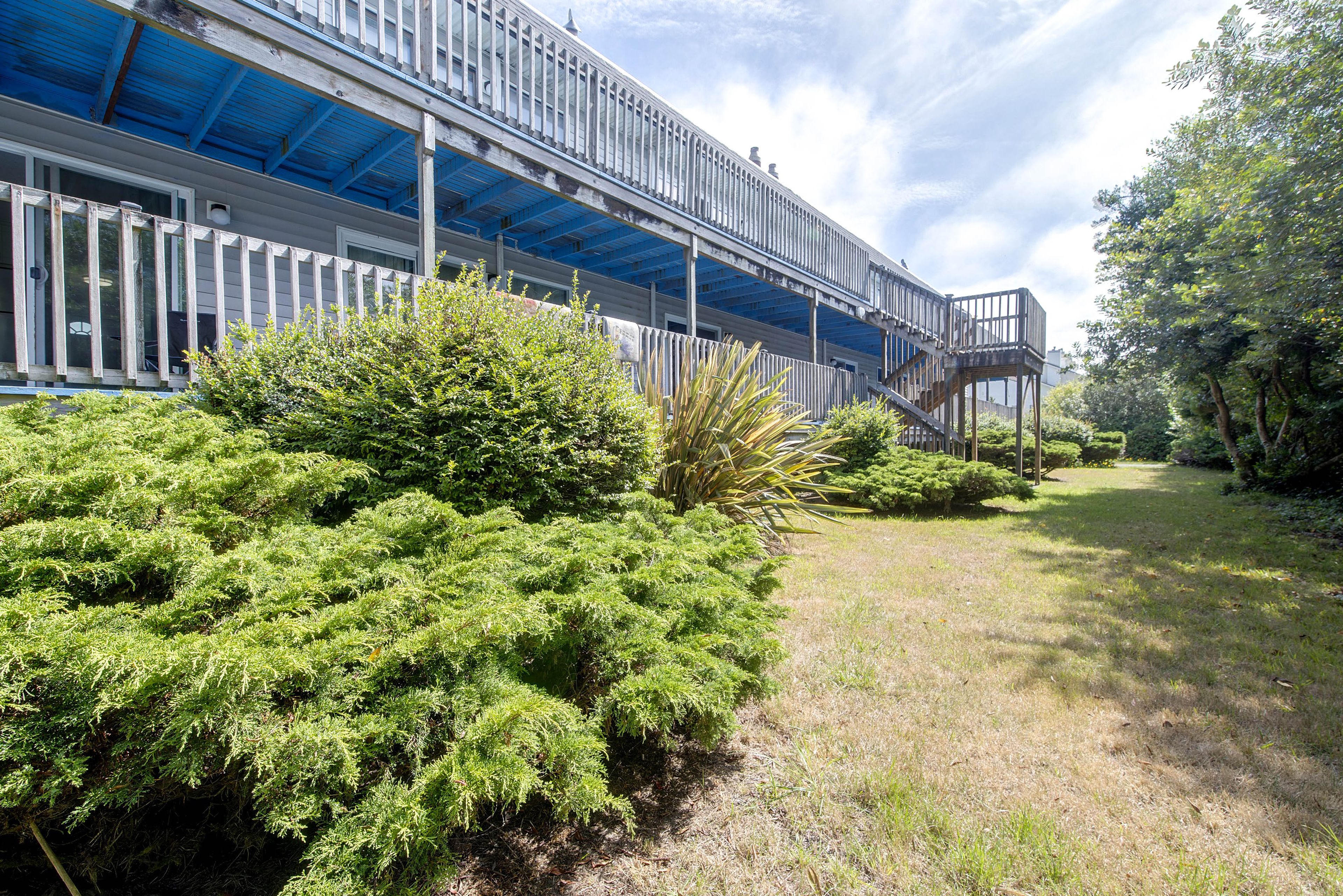 Building Exterior | Walk to Beach