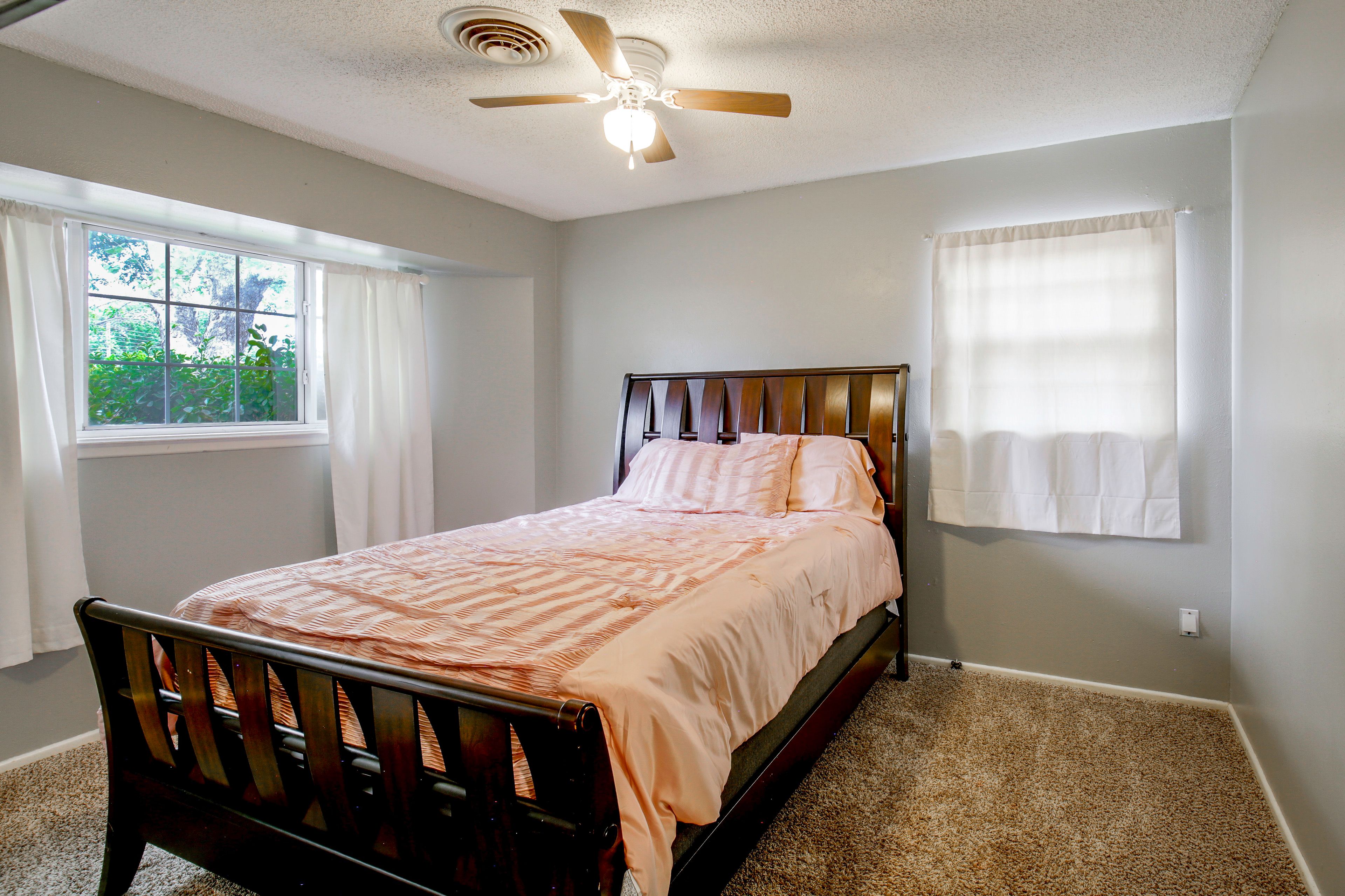 Bedroom 2 | Queen Bed
