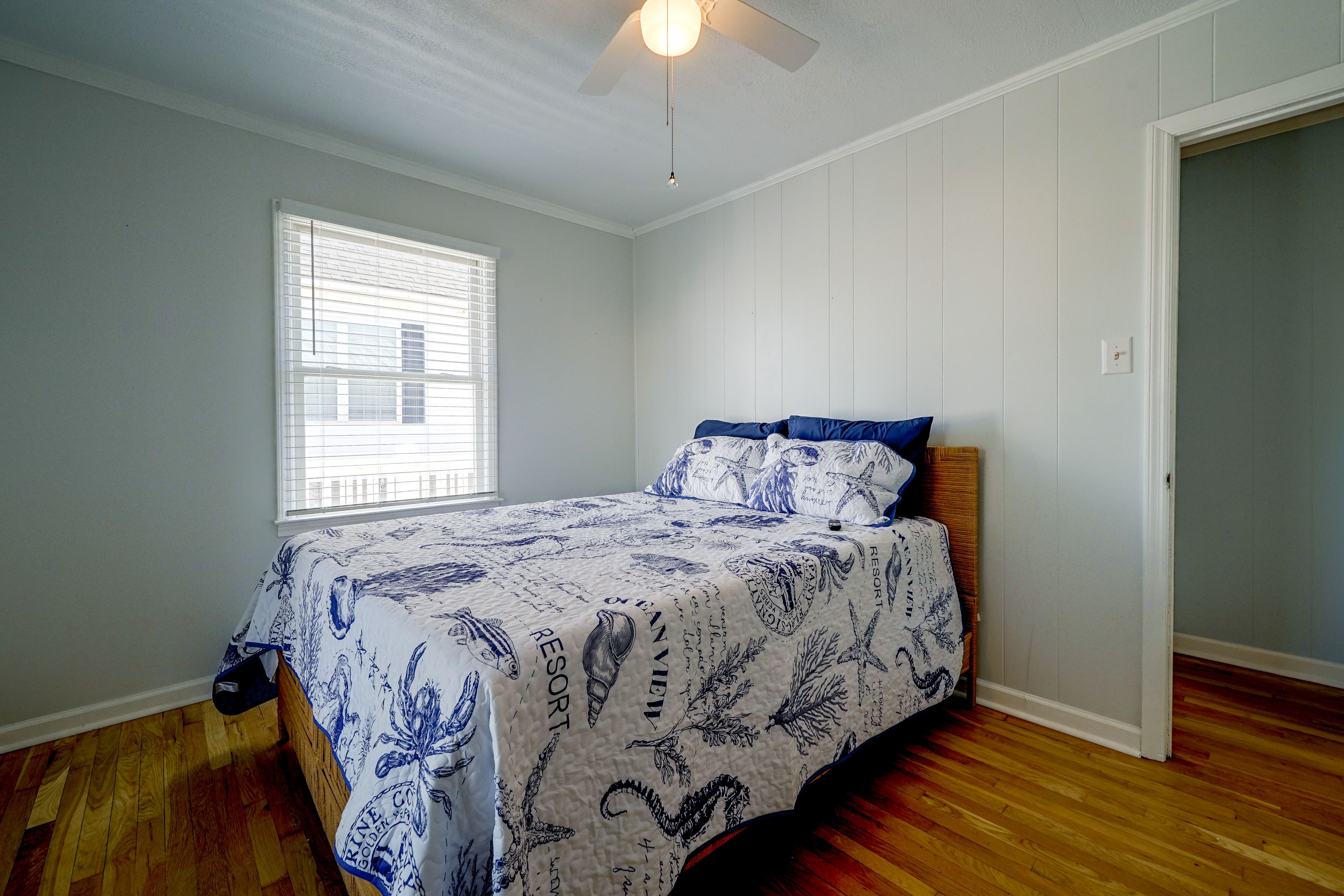 Bedroom 3 | Queen Bed