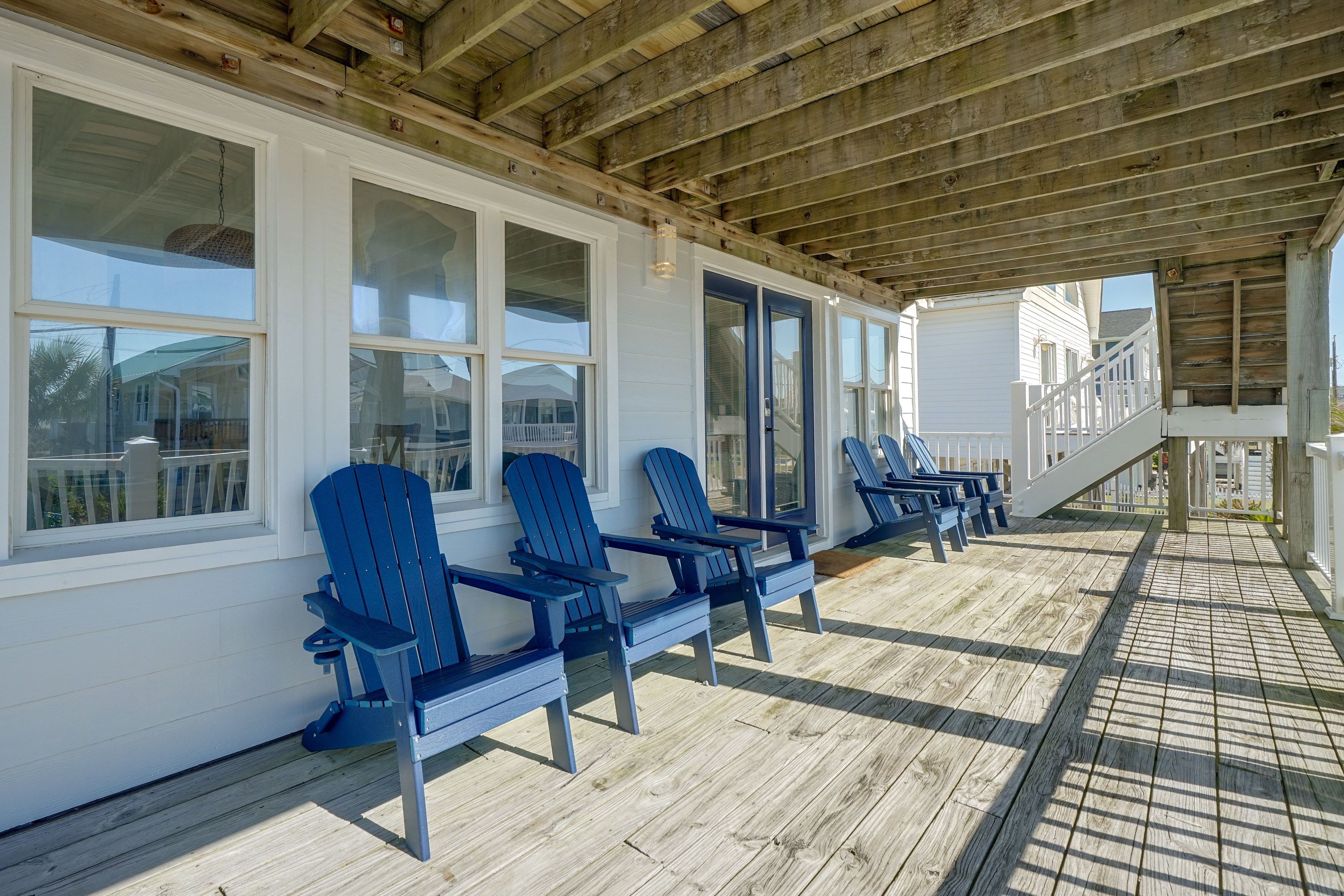 Private Deck w/ Seating