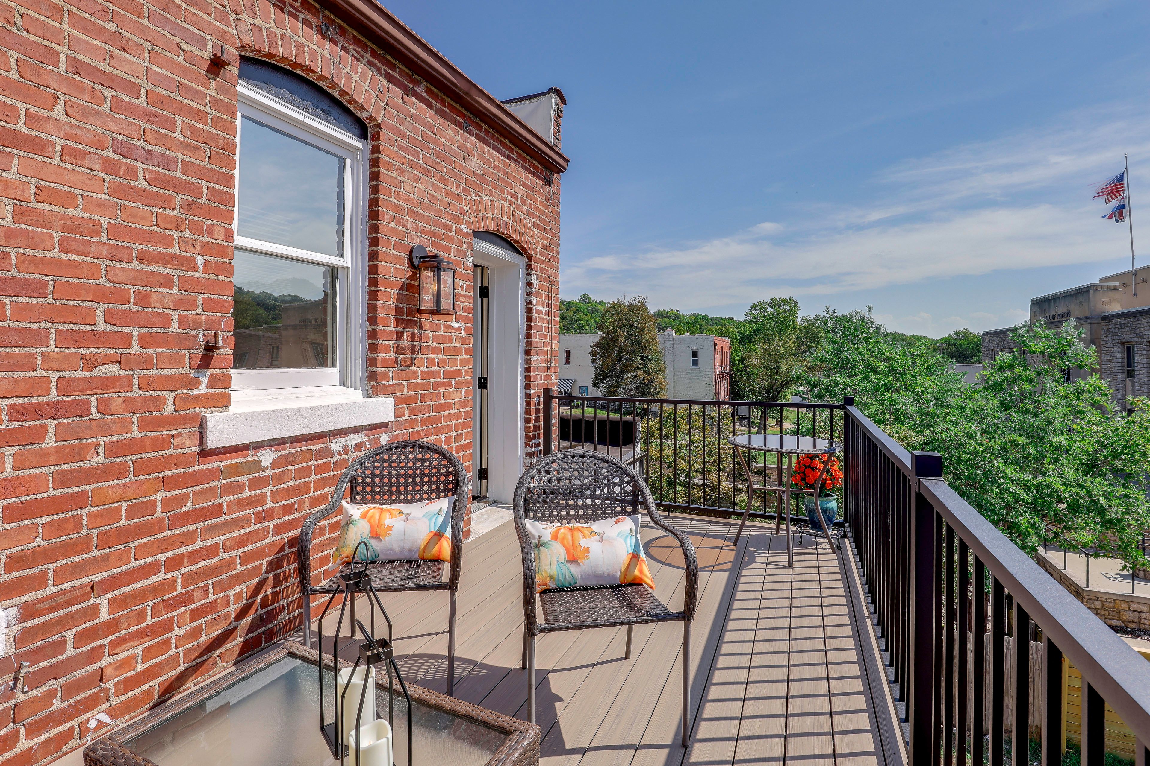Private Deck