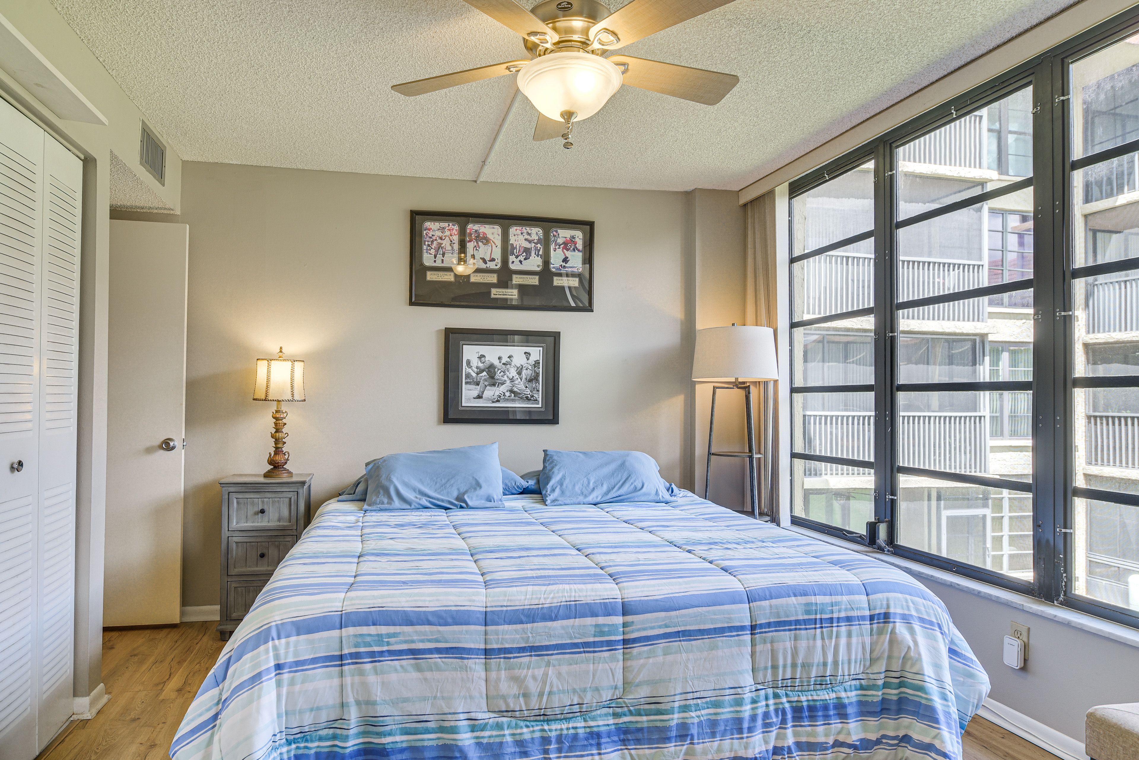Bedroom 2 | King Bed