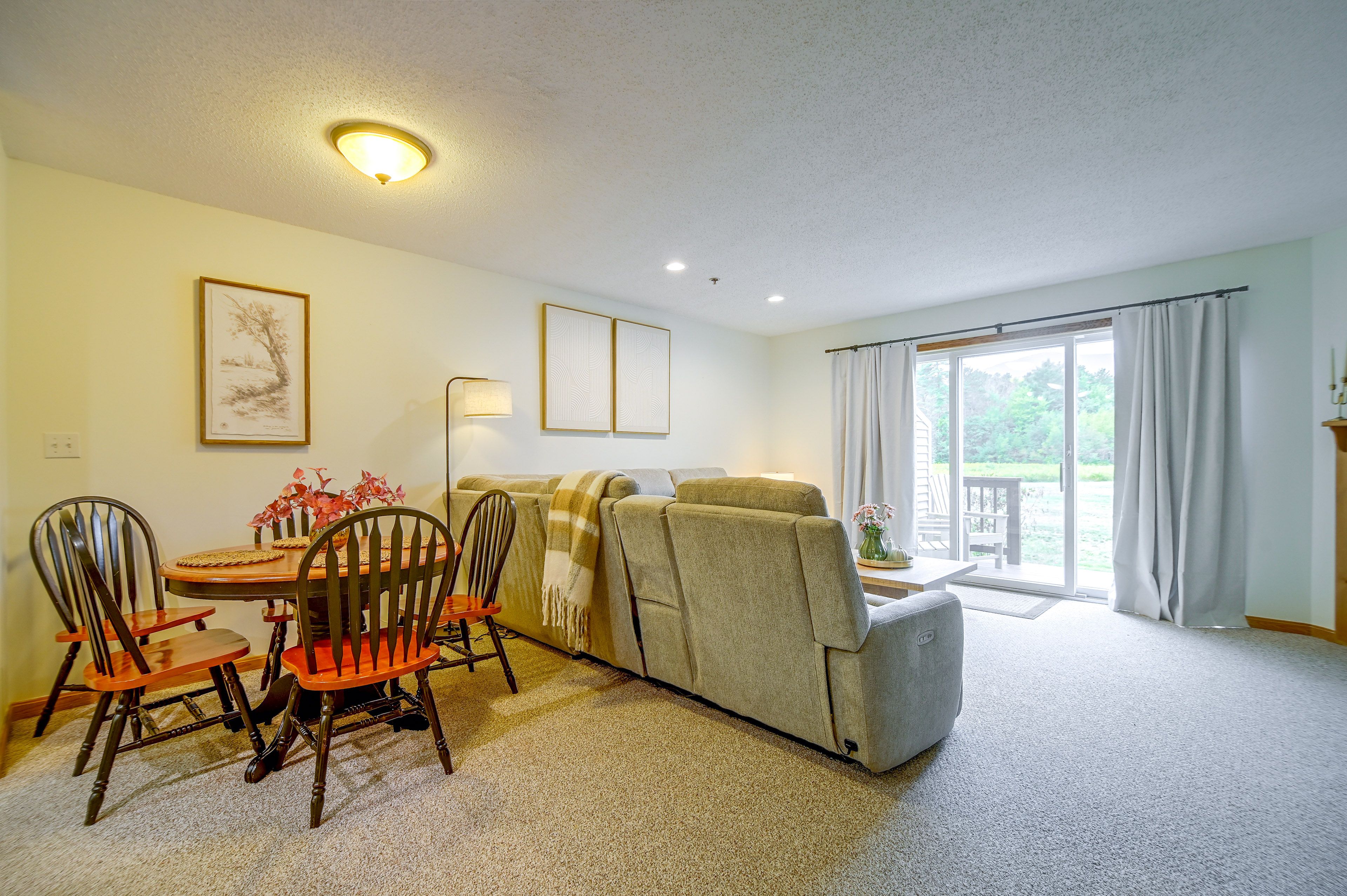 Dining Area | 1st Floor
