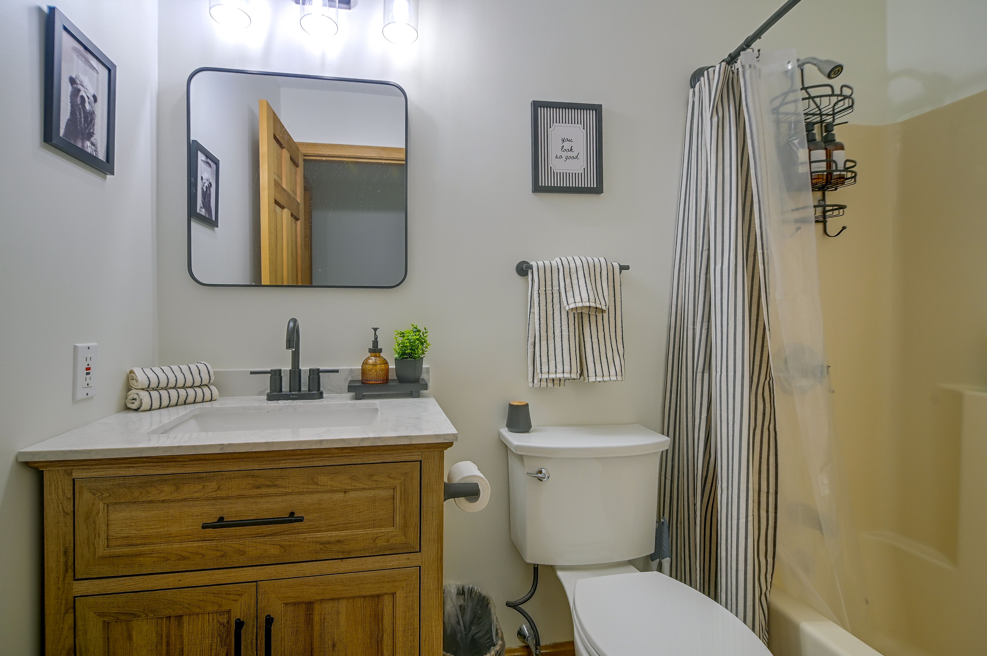 Bathroom | 2nd Floor