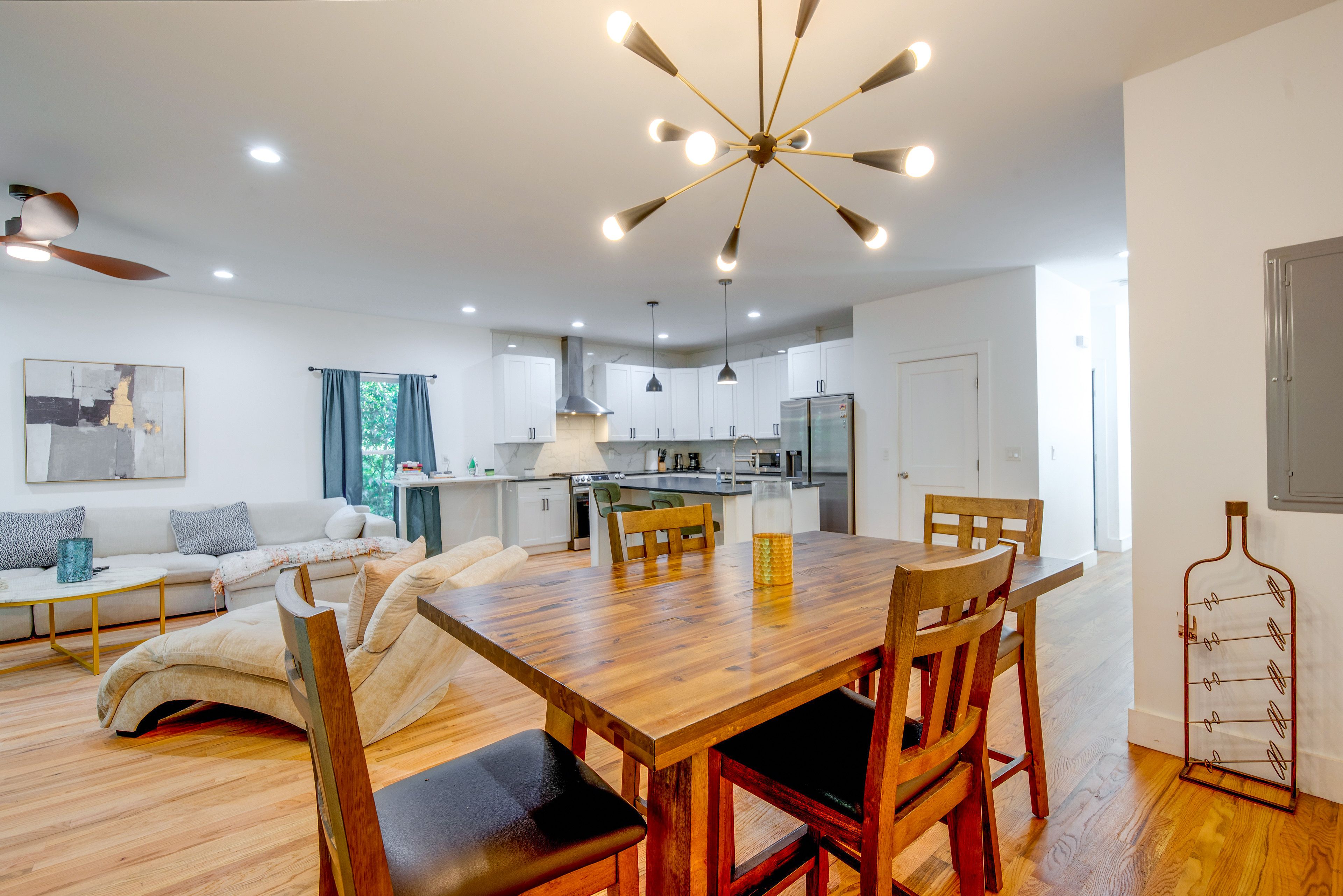 Dining Area | 1st Floor