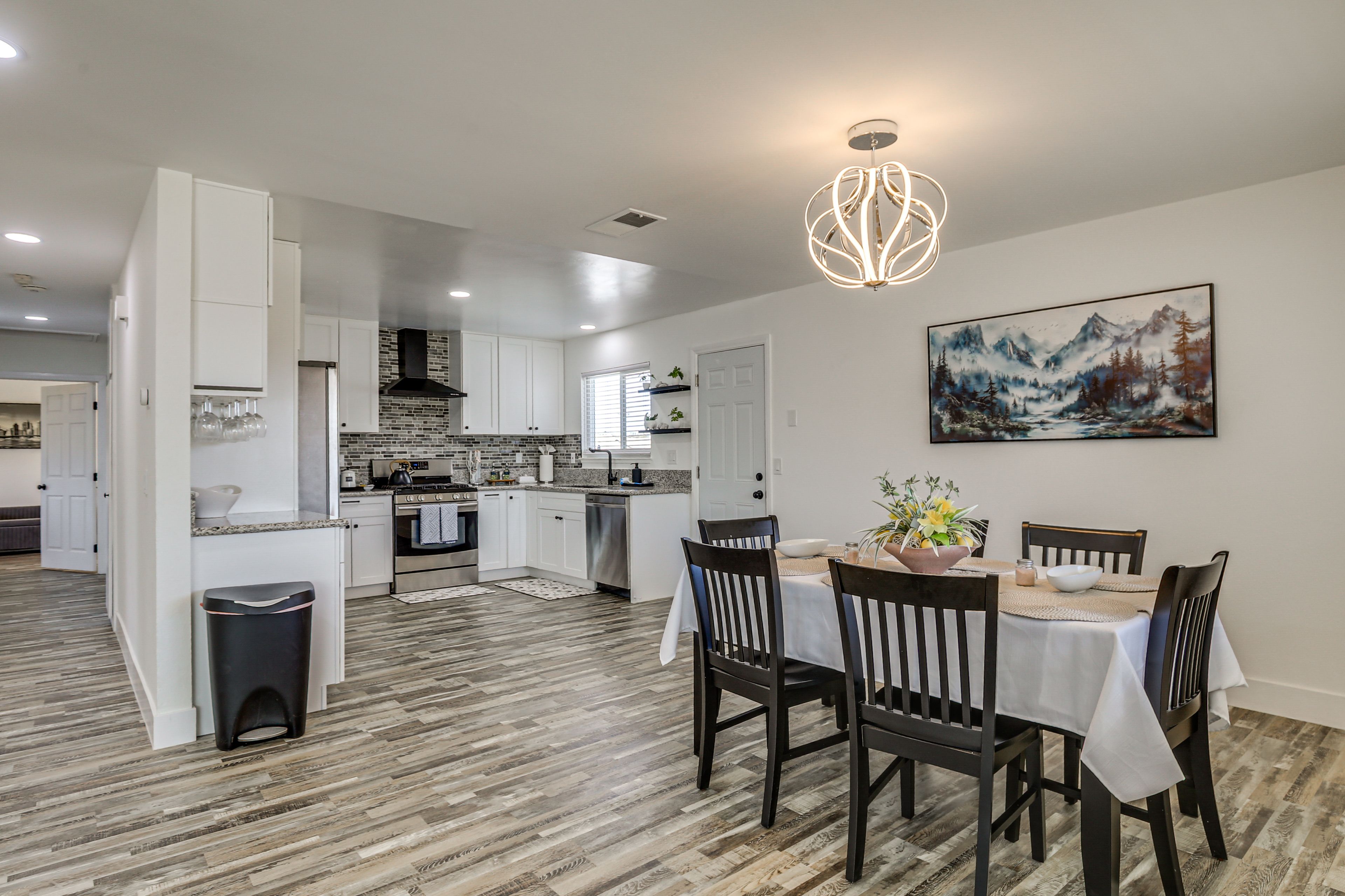 Dining & Kitchen Area | Open Floor Plan
