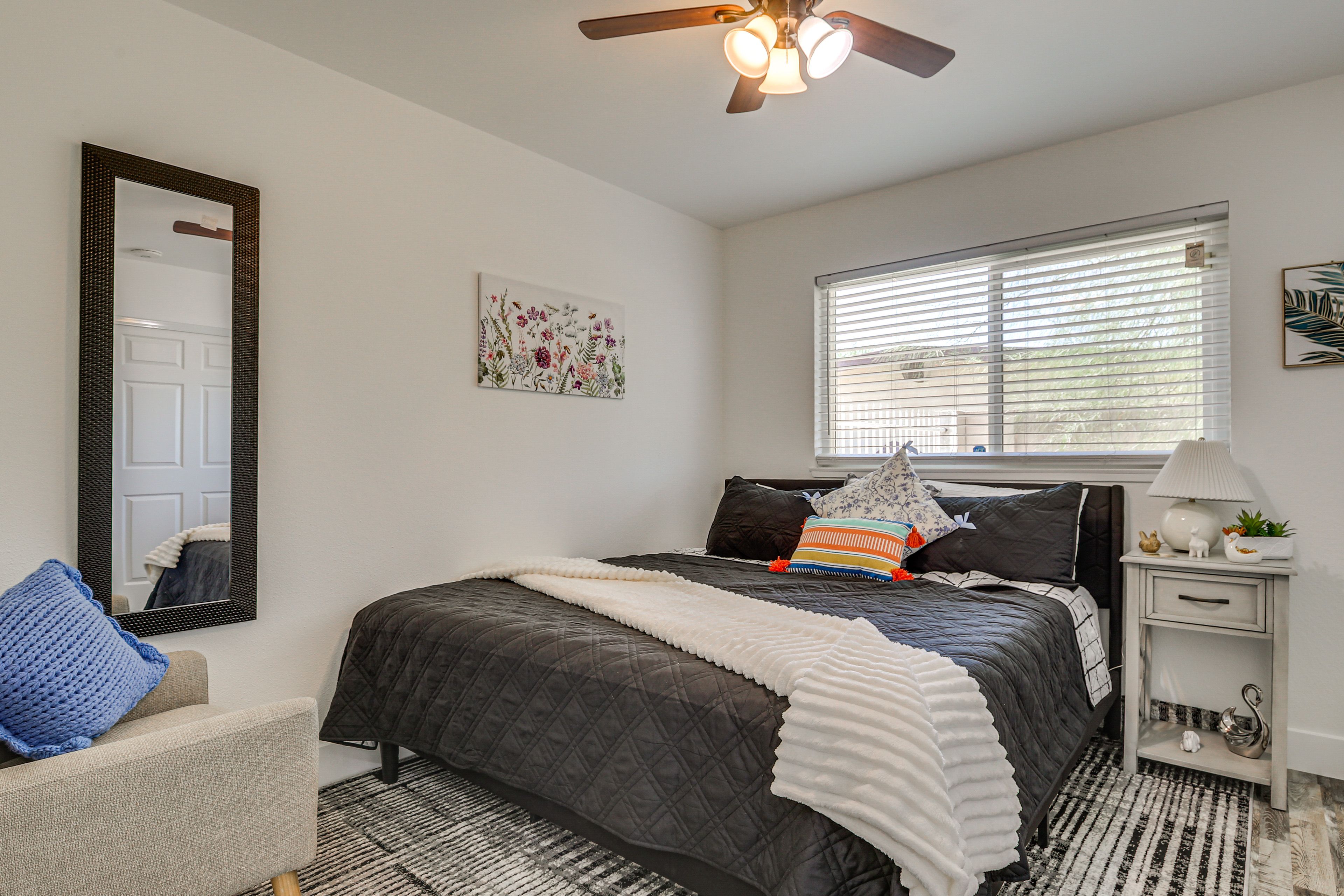 Bedroom | King Bed