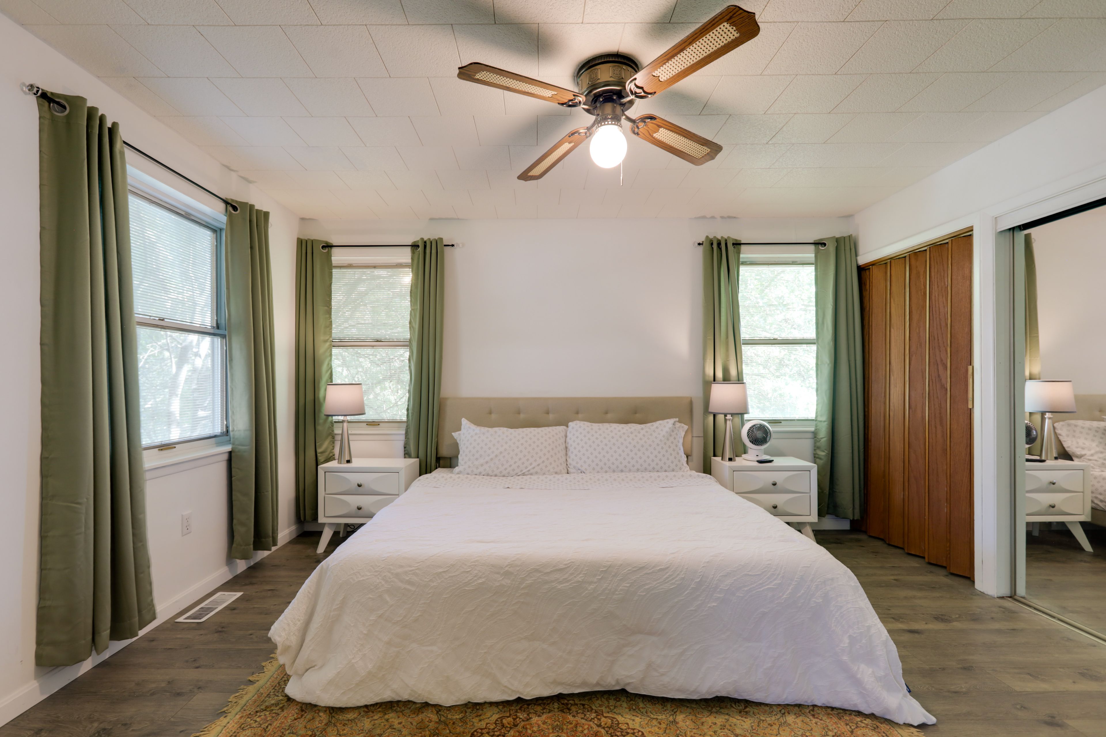 Bedroom 1 | 1st Floor | King Bed